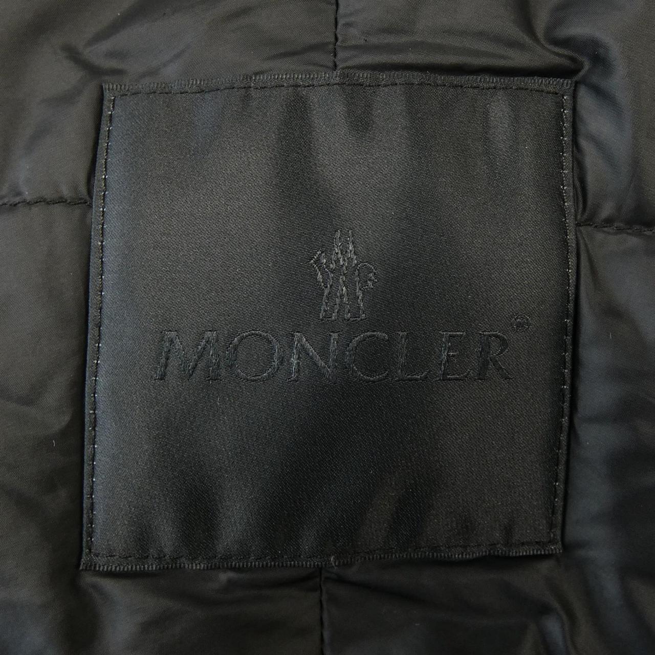 モンクレール MONCLER ダウンジャケット