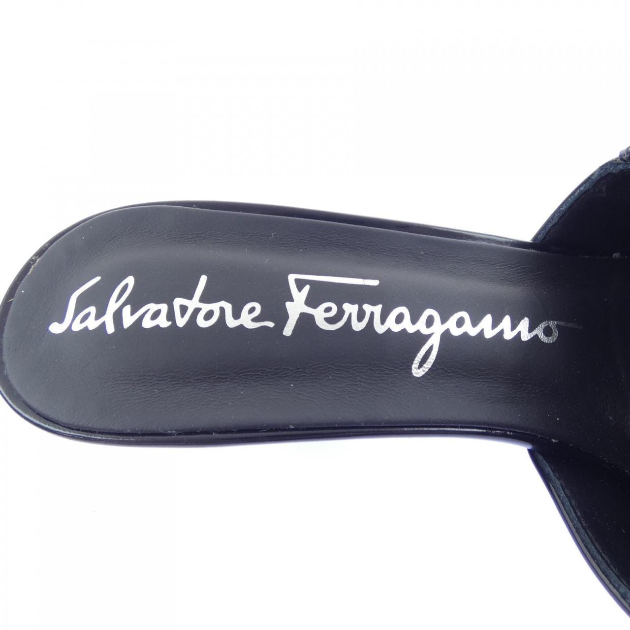サルヴァトーレフェラガモ SALVATORE FERRAGAMO サンダル