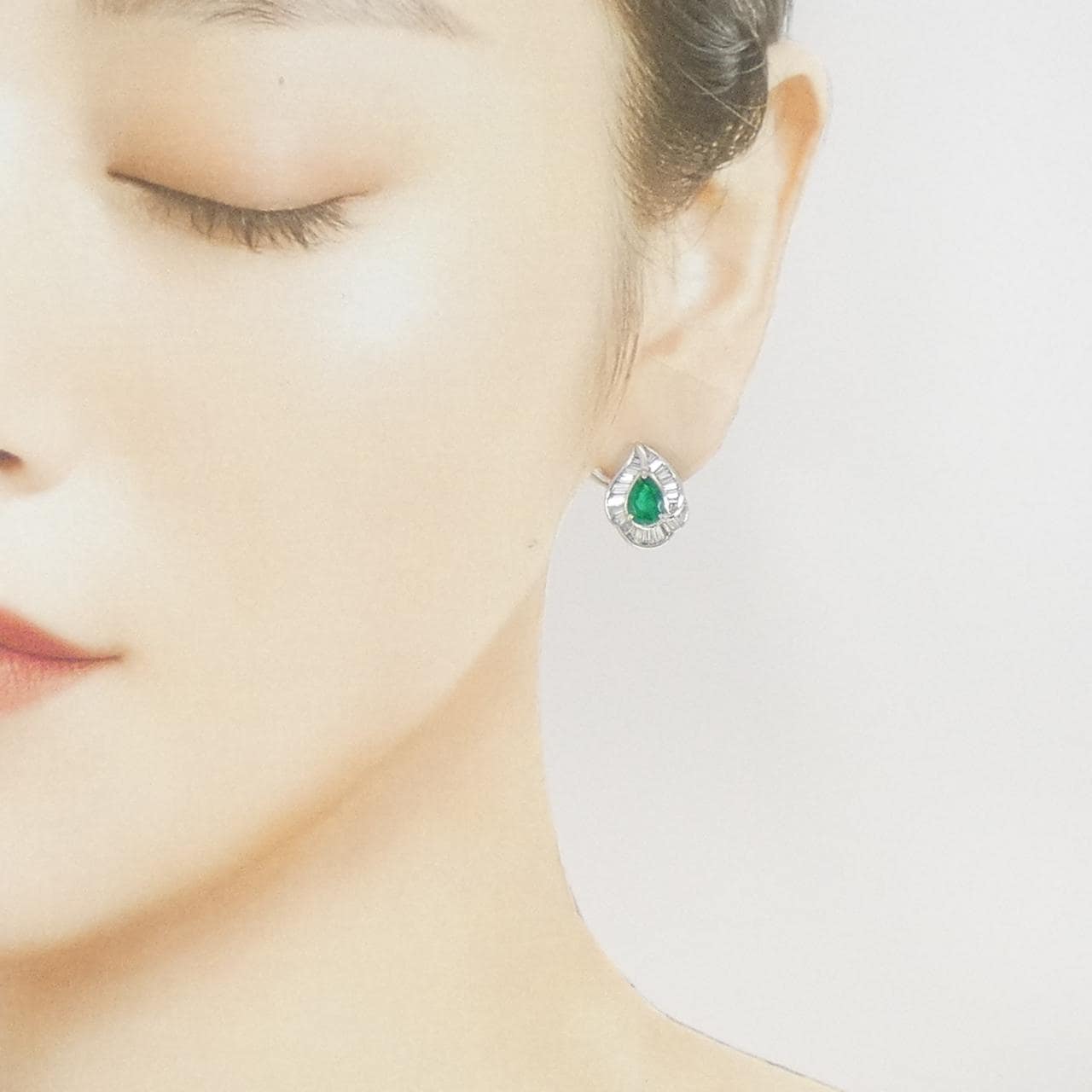 PT900 エメラルド ピアス 1.83CT