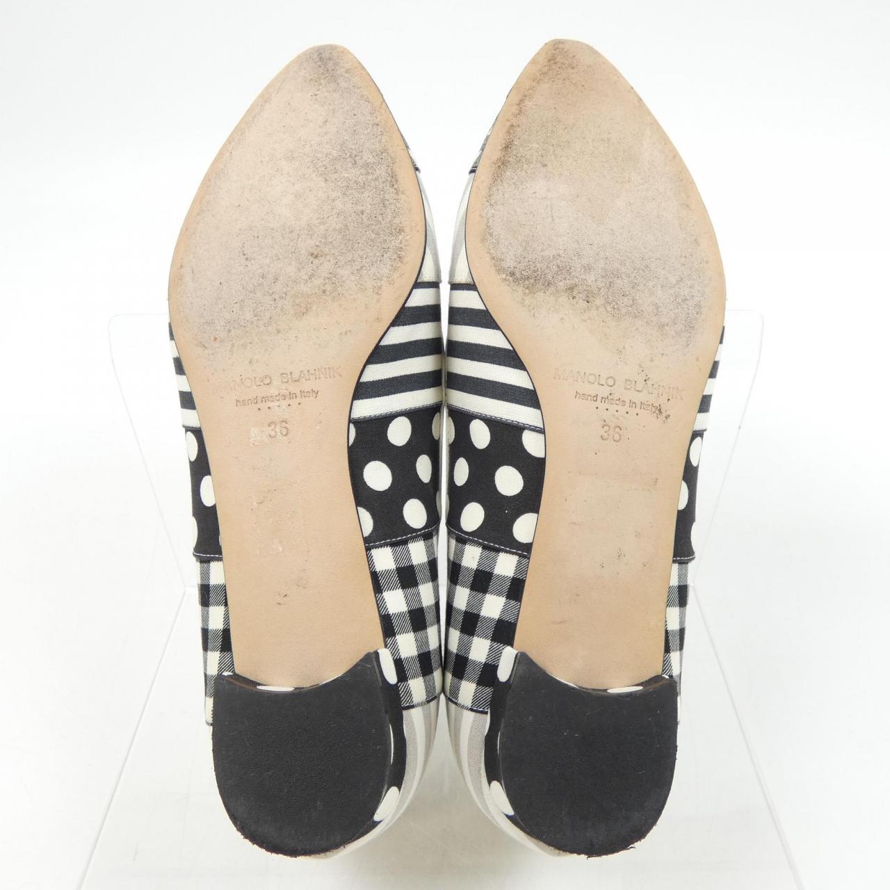 マノロブラニク MANOLO BLAHNIK フラットシューズ