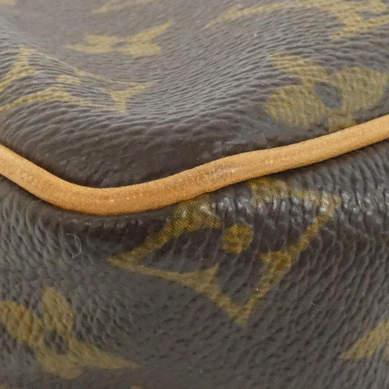 ルイヴィトン モノグラム ヴィバ シテ PM M51165 ショルダーバッグ