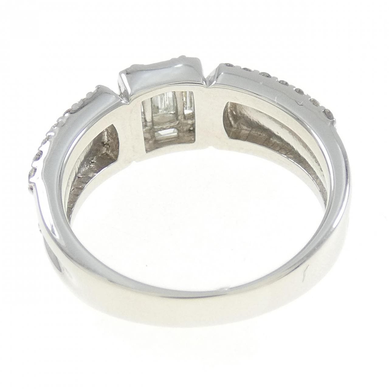【新品】PT ダイヤモンド リング 0.70CT