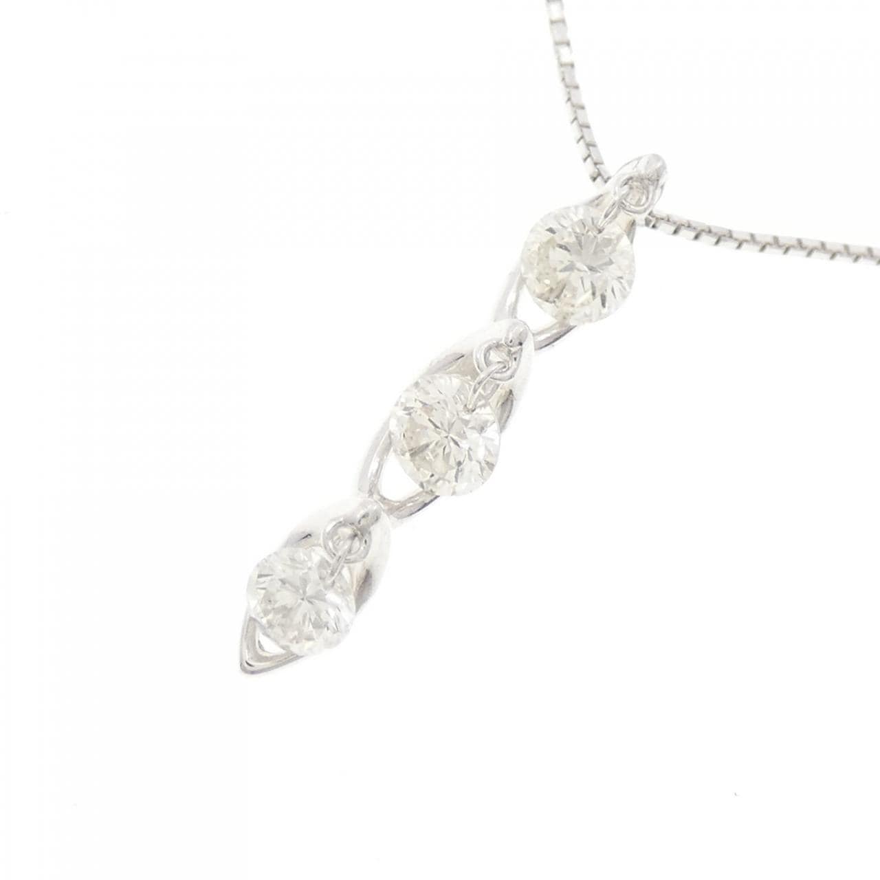 K18WG スリーストーン ダイヤモンド ネックレス 0.50CT