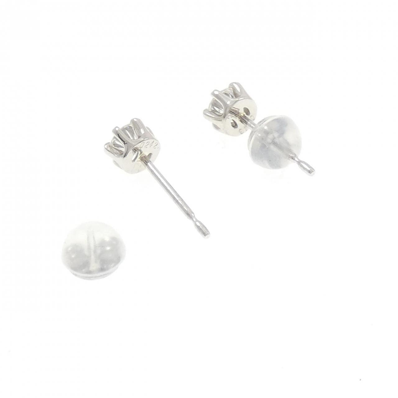 PT/PT900 ソリティア ダイヤモンド ピアス 0.485CT