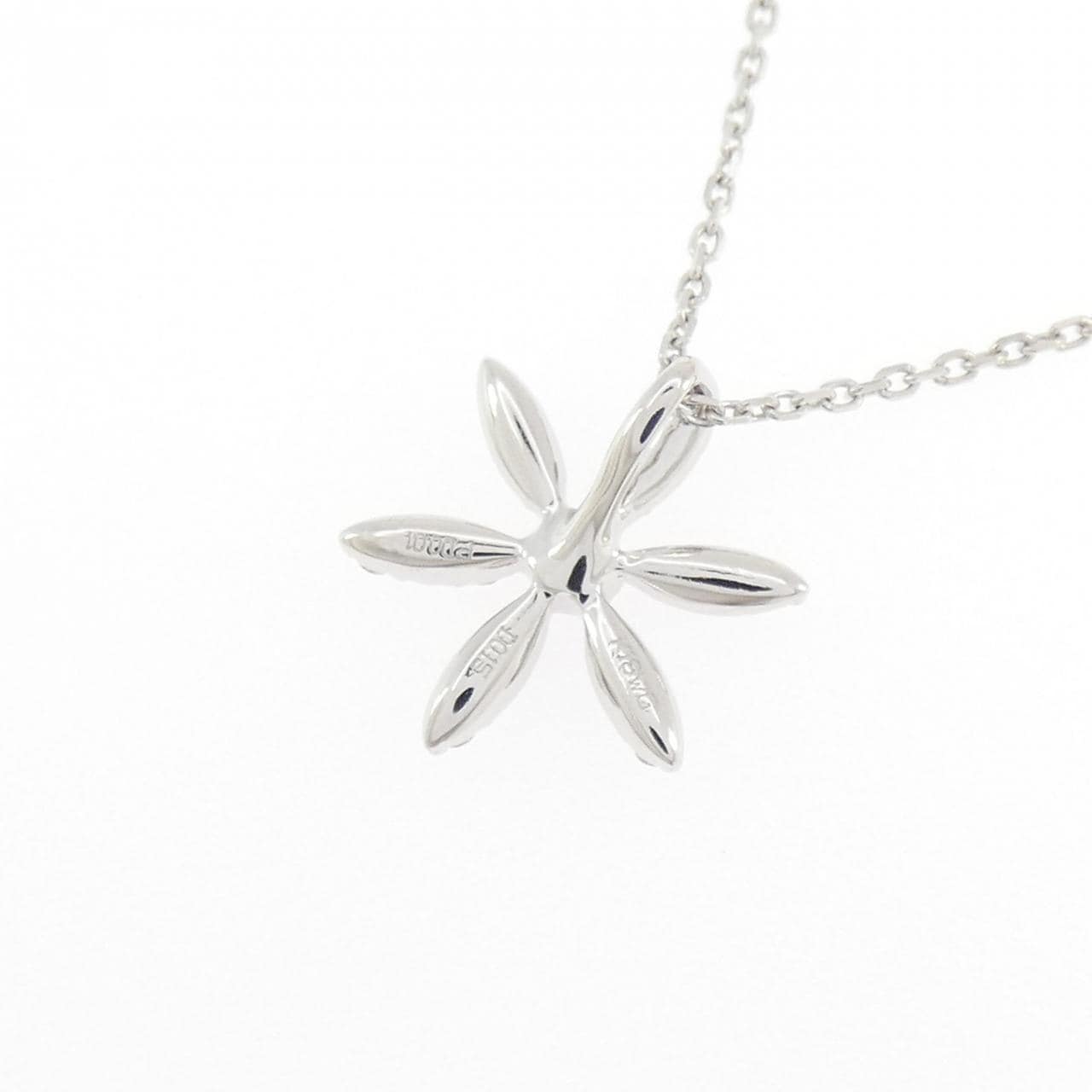K18WG フラワー ピンクダイヤモンド ネックレス 0.01CT
