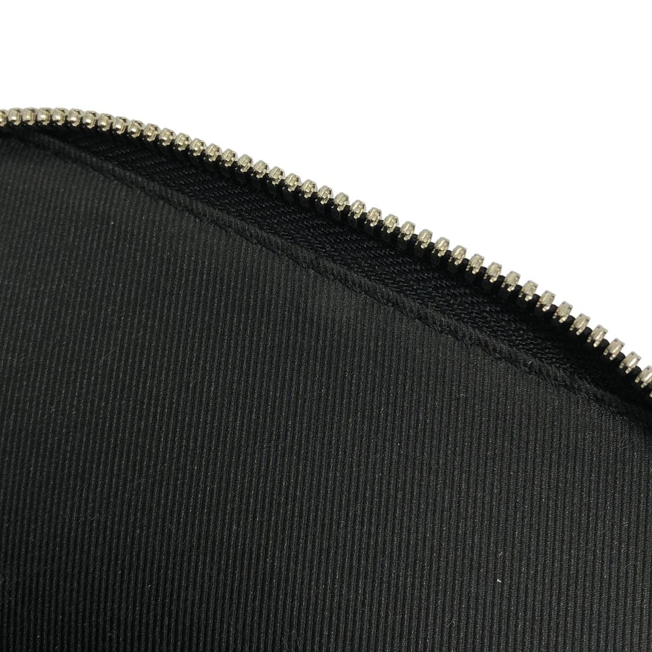 ルイヴィトン タイガ ラマ アウトドア スリングバッグ M30741 ショルダーバッグ