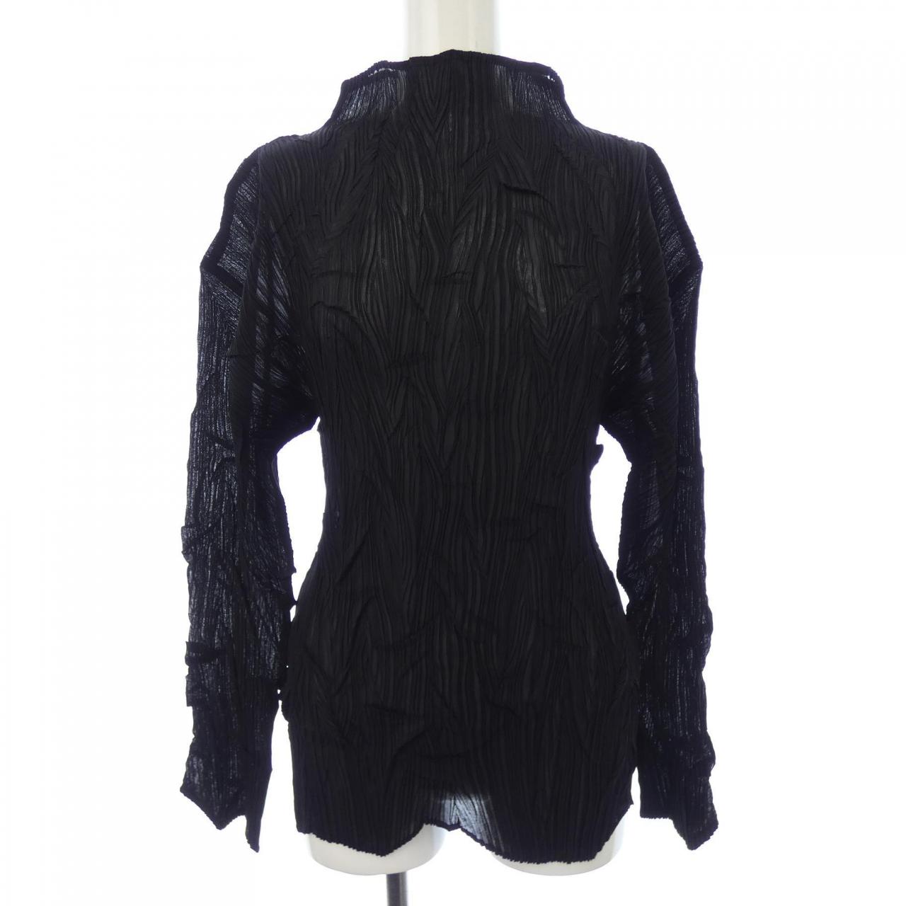 イッセイミヤケISSEY MIYAKE1325 立体トップス
