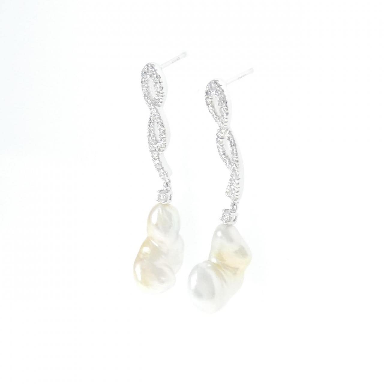 K18WG White Butterfly Pearl earrings