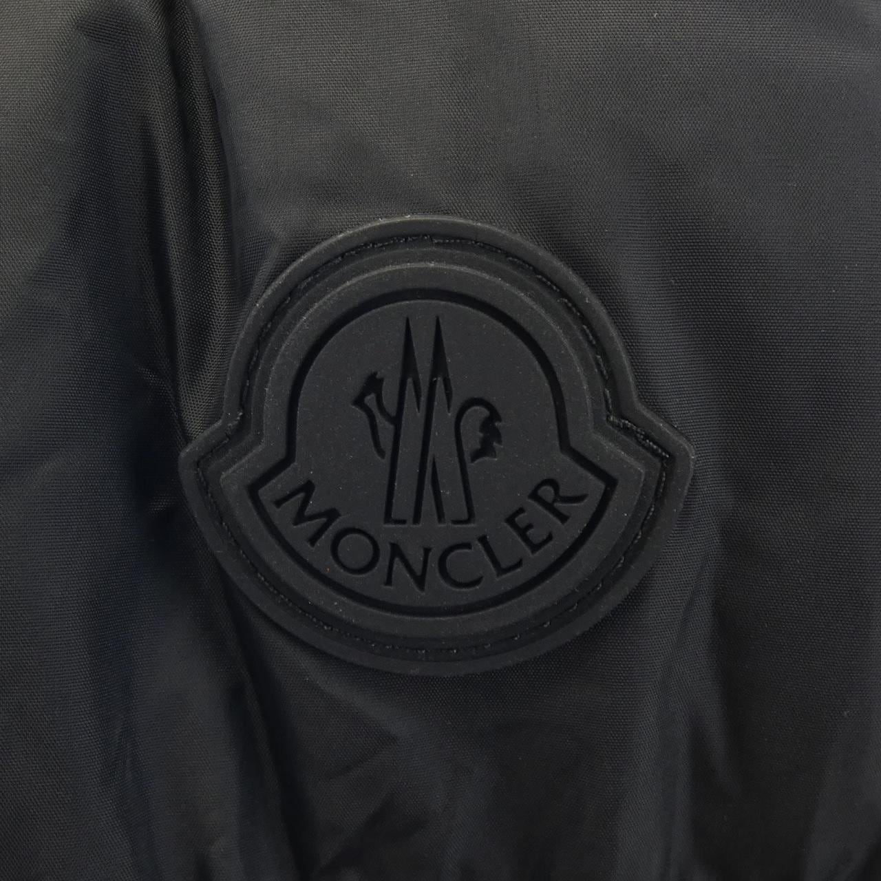 モンクレール MONCLER ダウンジャケット