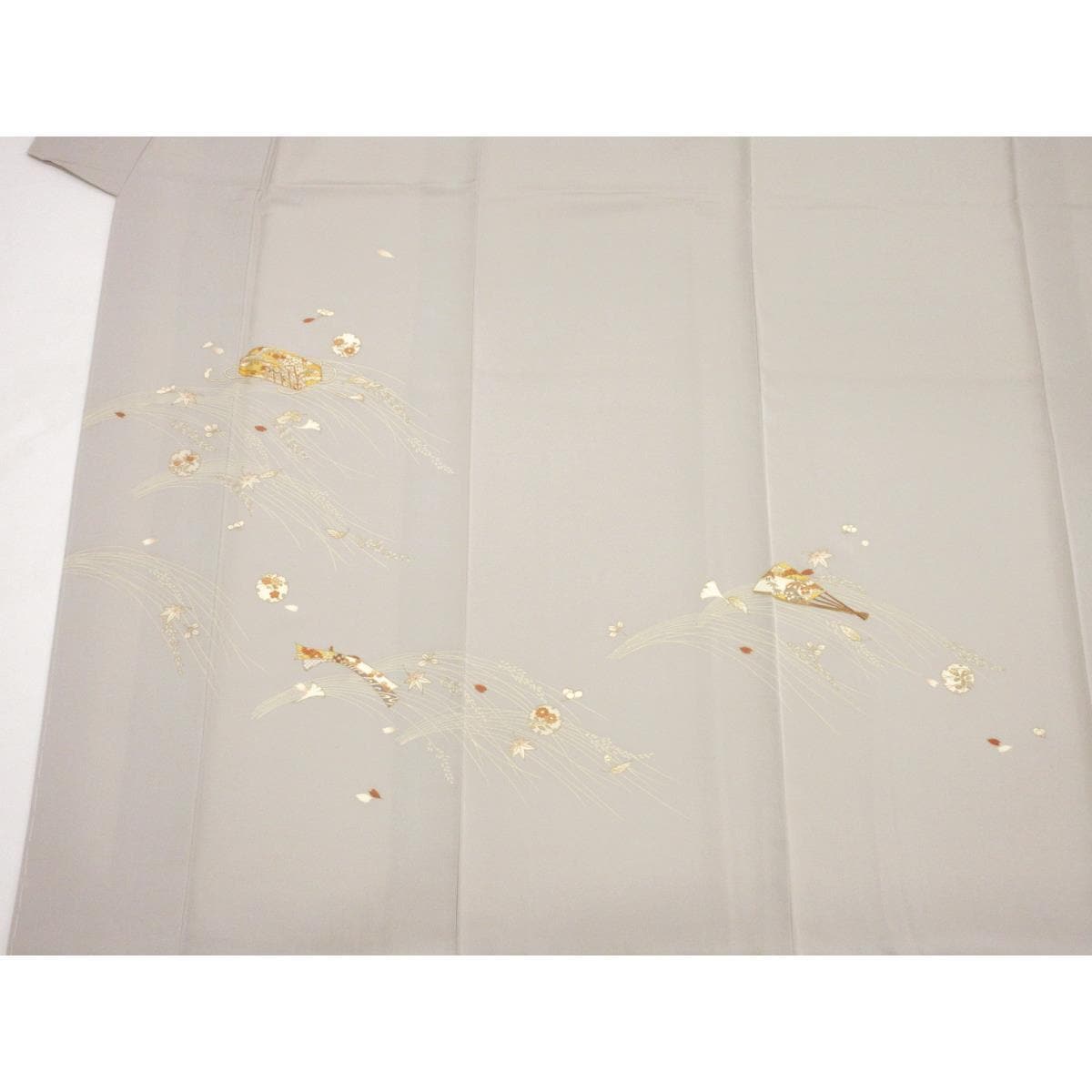 【未使用品】訪問着　友禅金彩加工　刺繍入り