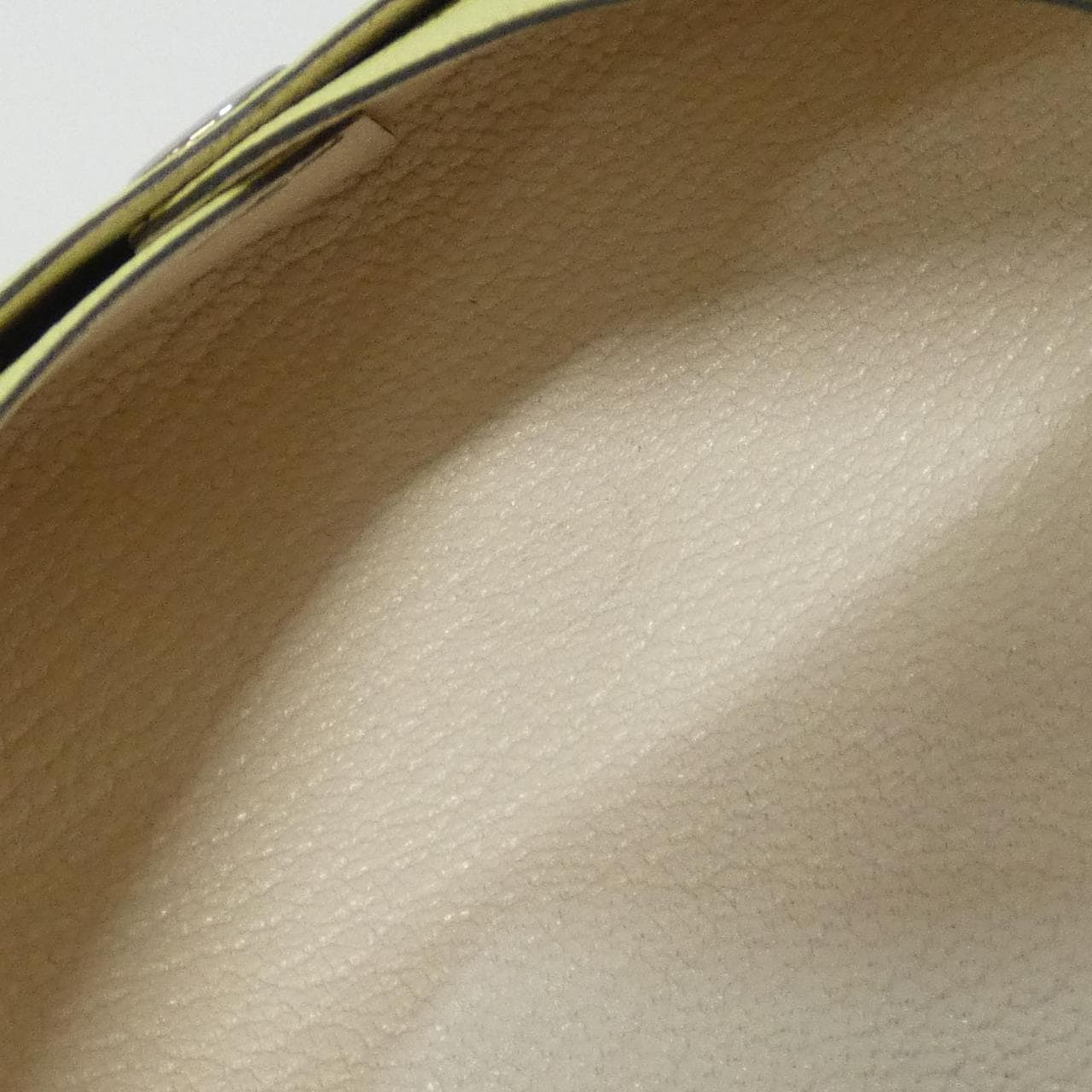 エルメス カルヴィ ヴェルソ 078476CK カードケース