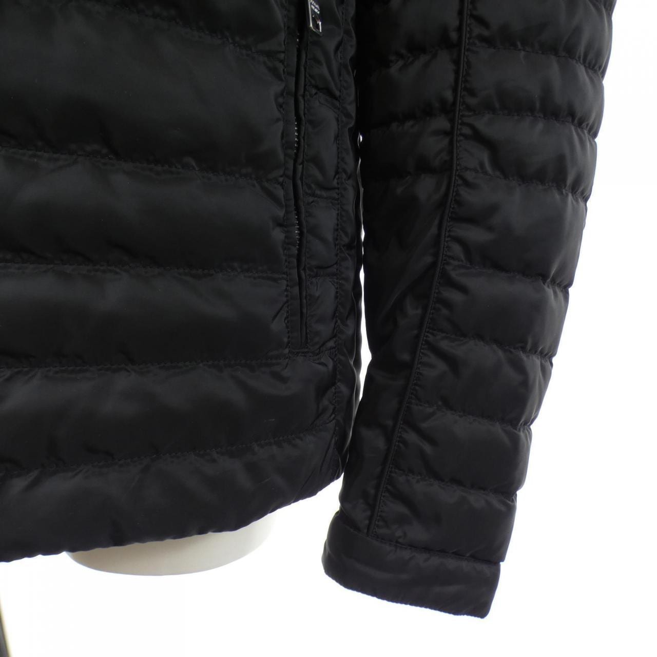 プラダ PRADA トライアングルロゴ SGH068 R232 1060 ダウンジャケット