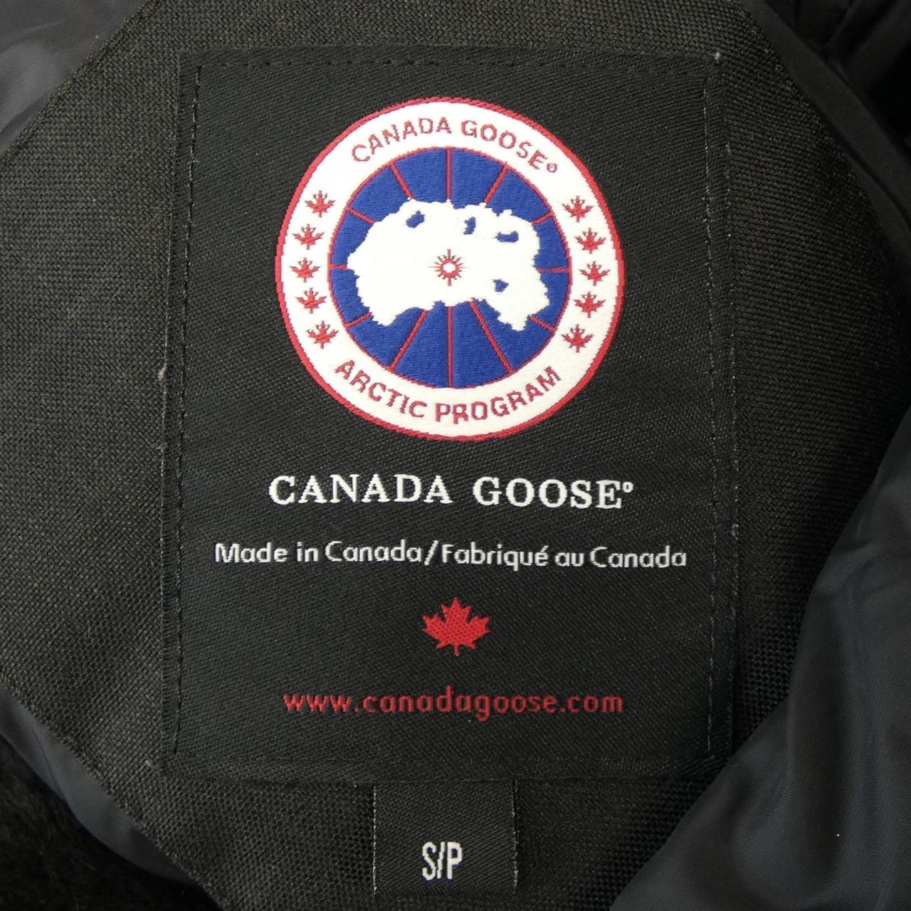 カナダグース CANADA GOOSE ダウンジャケット