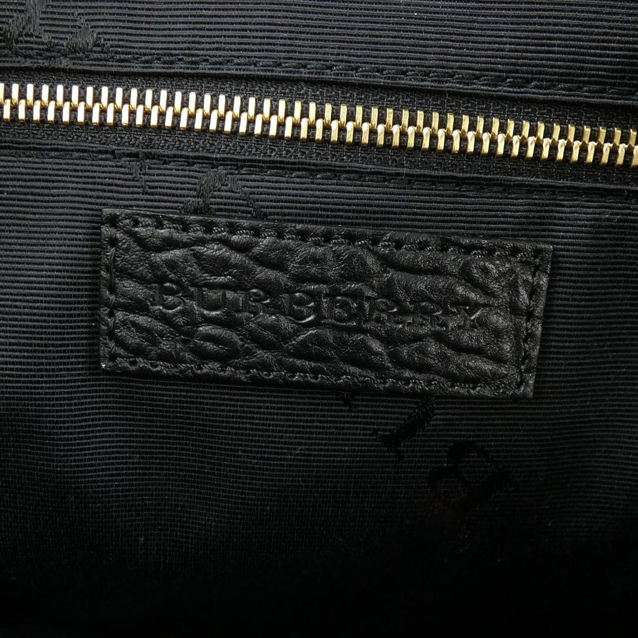 BURBERRY包