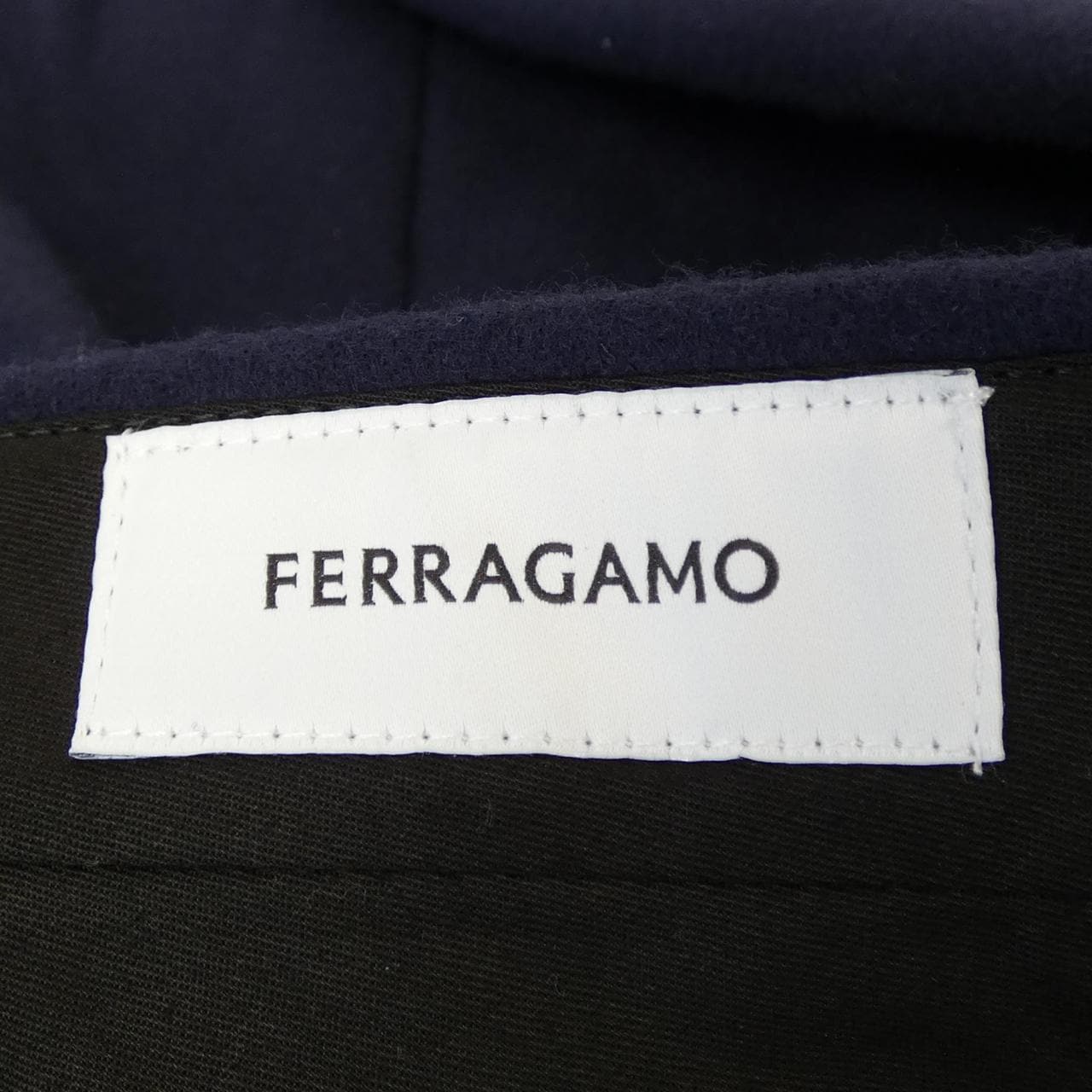 フェラガモ FERRAGAMO パンツ