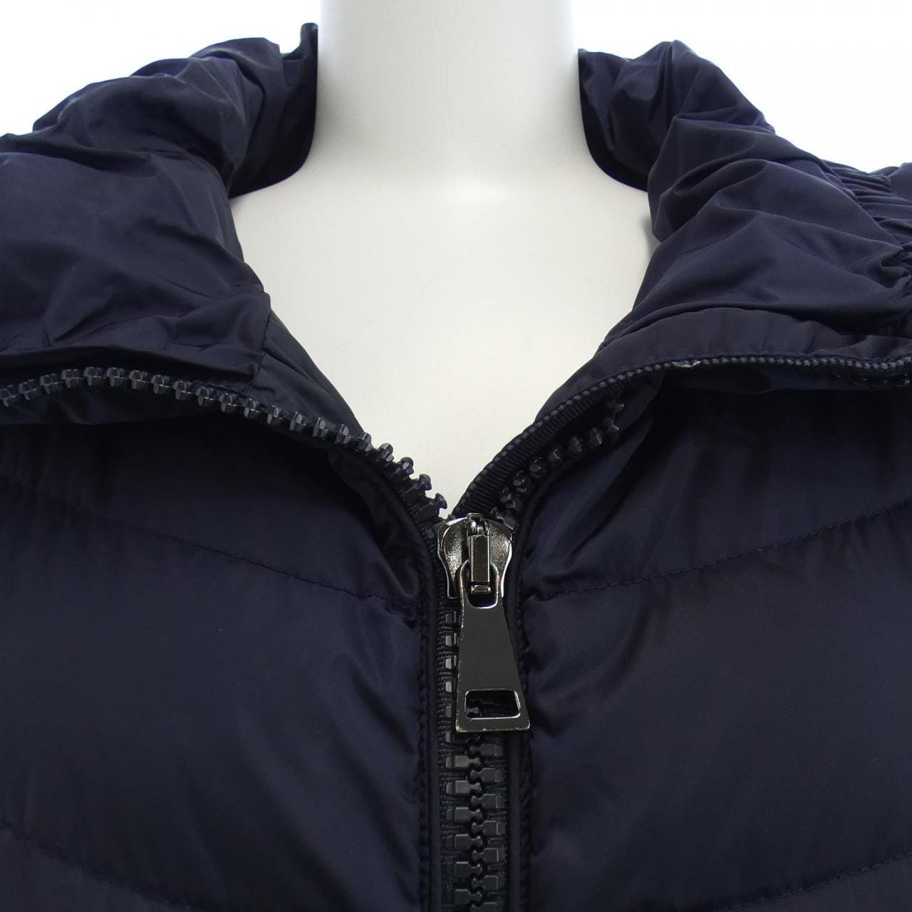 モンクレール MONCLER ダウンジャケット