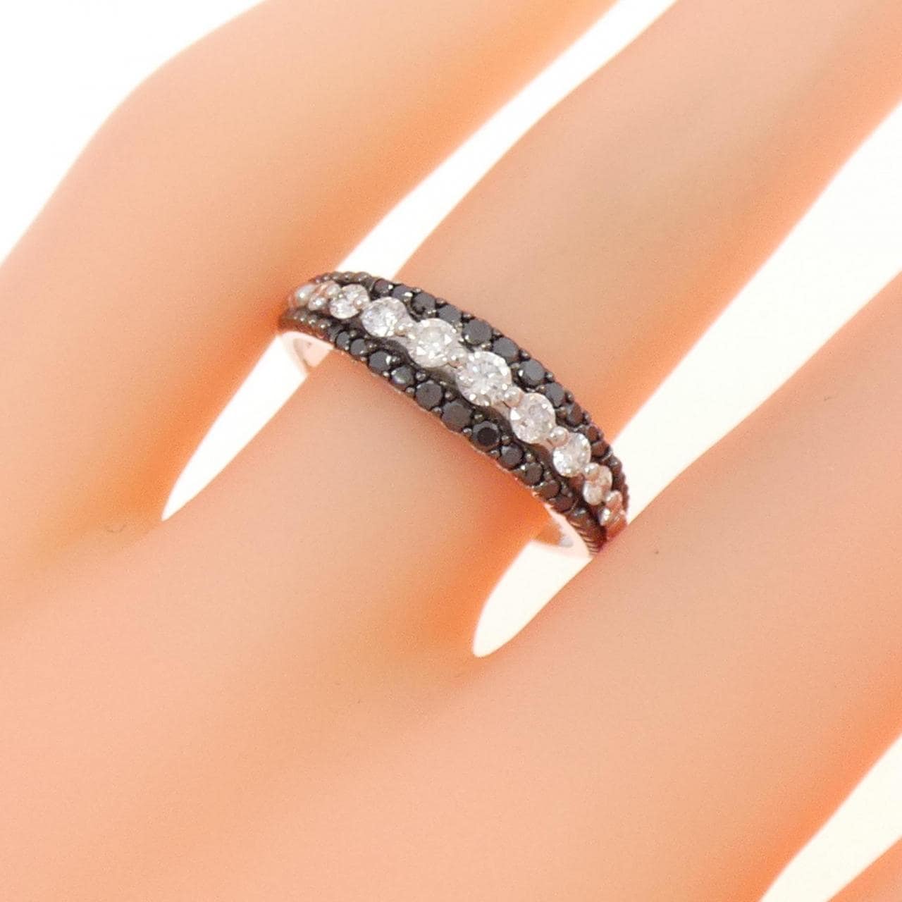 K18WG/K18BG Diamond ring 0.33CT
