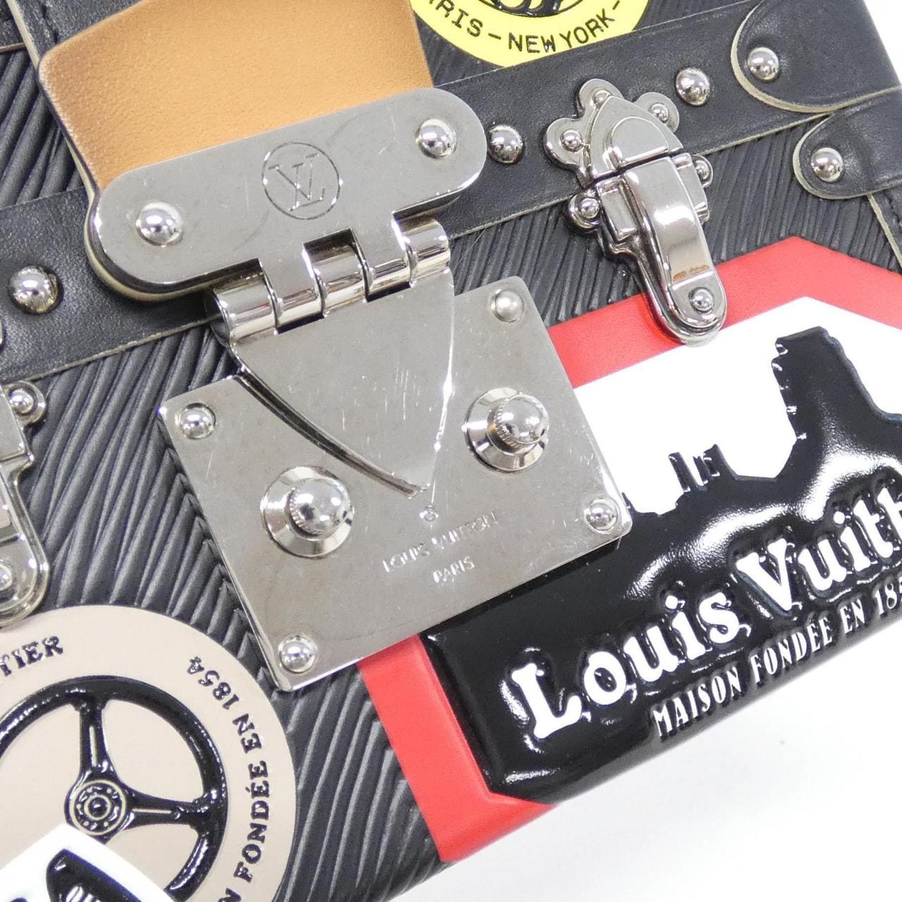 ルイヴィトン エピ(ワールドツアー) プティット マル M52051 ショルダーバッグ