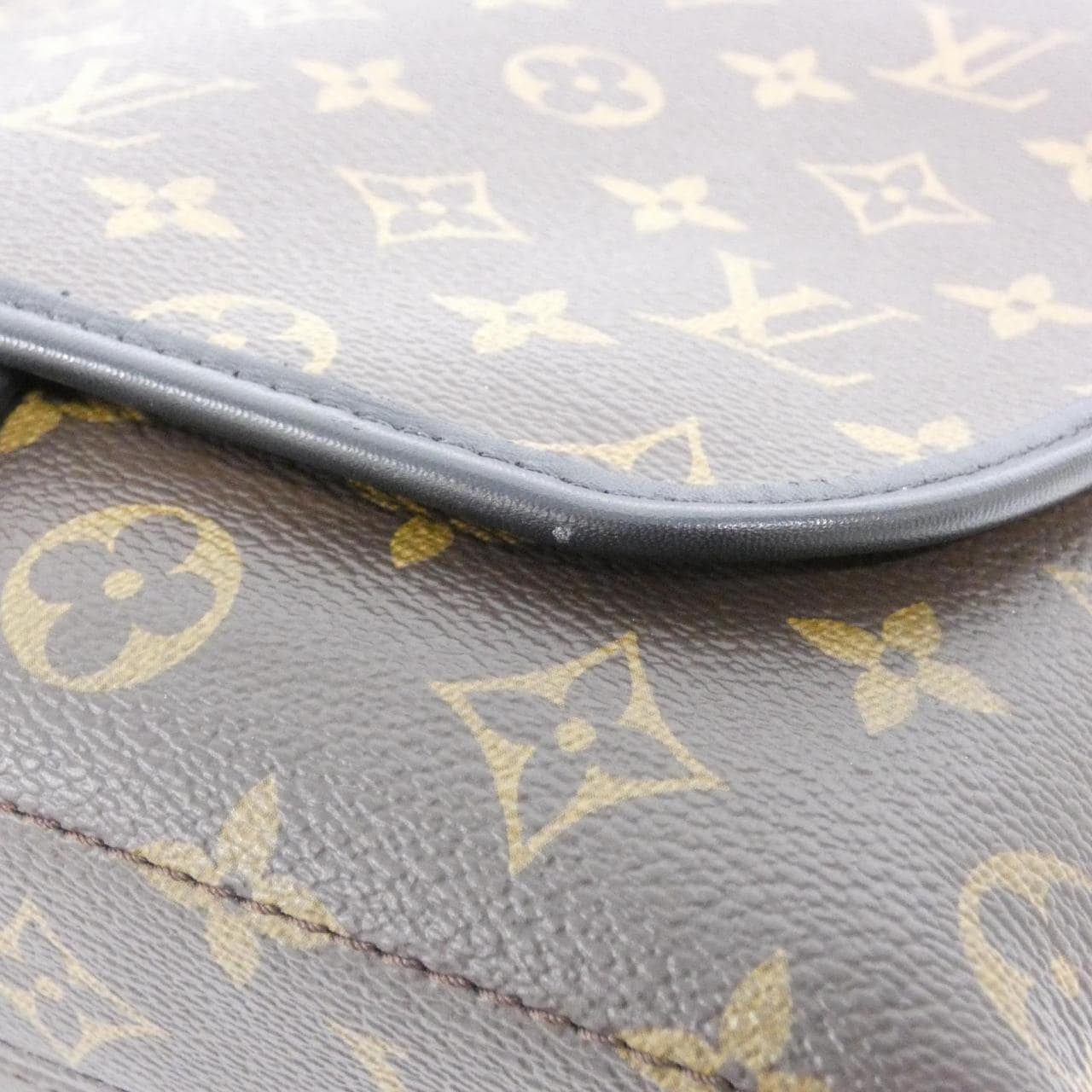 ルイヴィトン モノグラム マカサー マグネティック メッセンジャー M45557 ショルダーバッグ