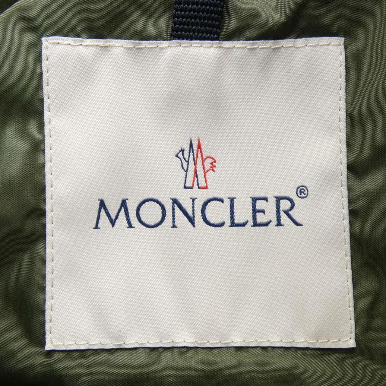 モンクレール MONCLER ダウンジャケット