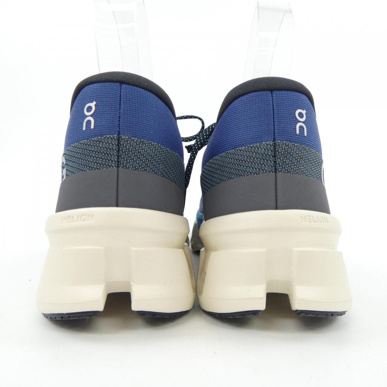 オン On ONCモンスター　2BL3420 スニーカー