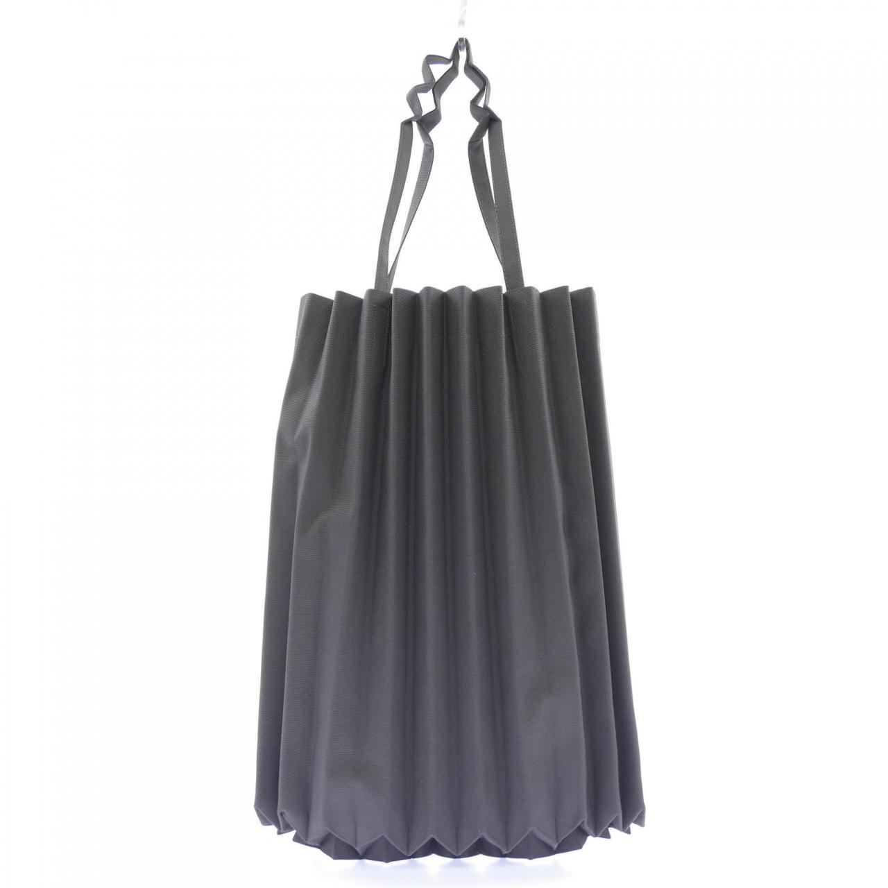 ミーイッセイミヤケ me ISSEY MIYAKE MI61AG042 BAG