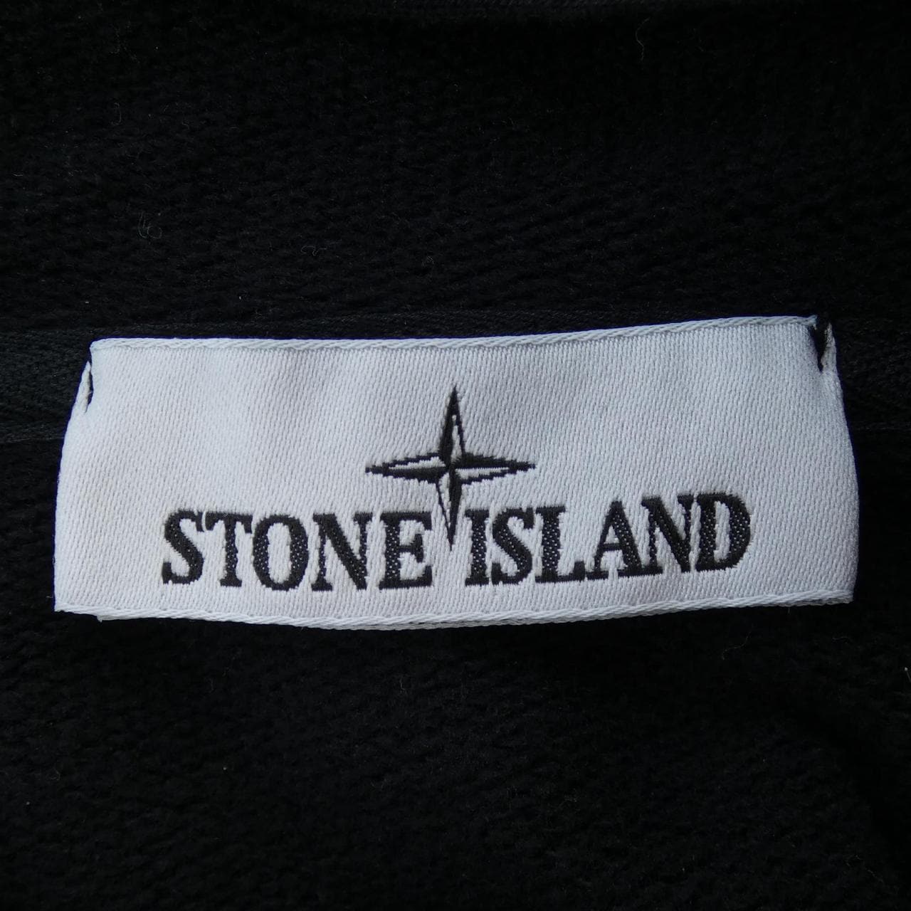 ストーンアイランド STONE ISLAND パーカー