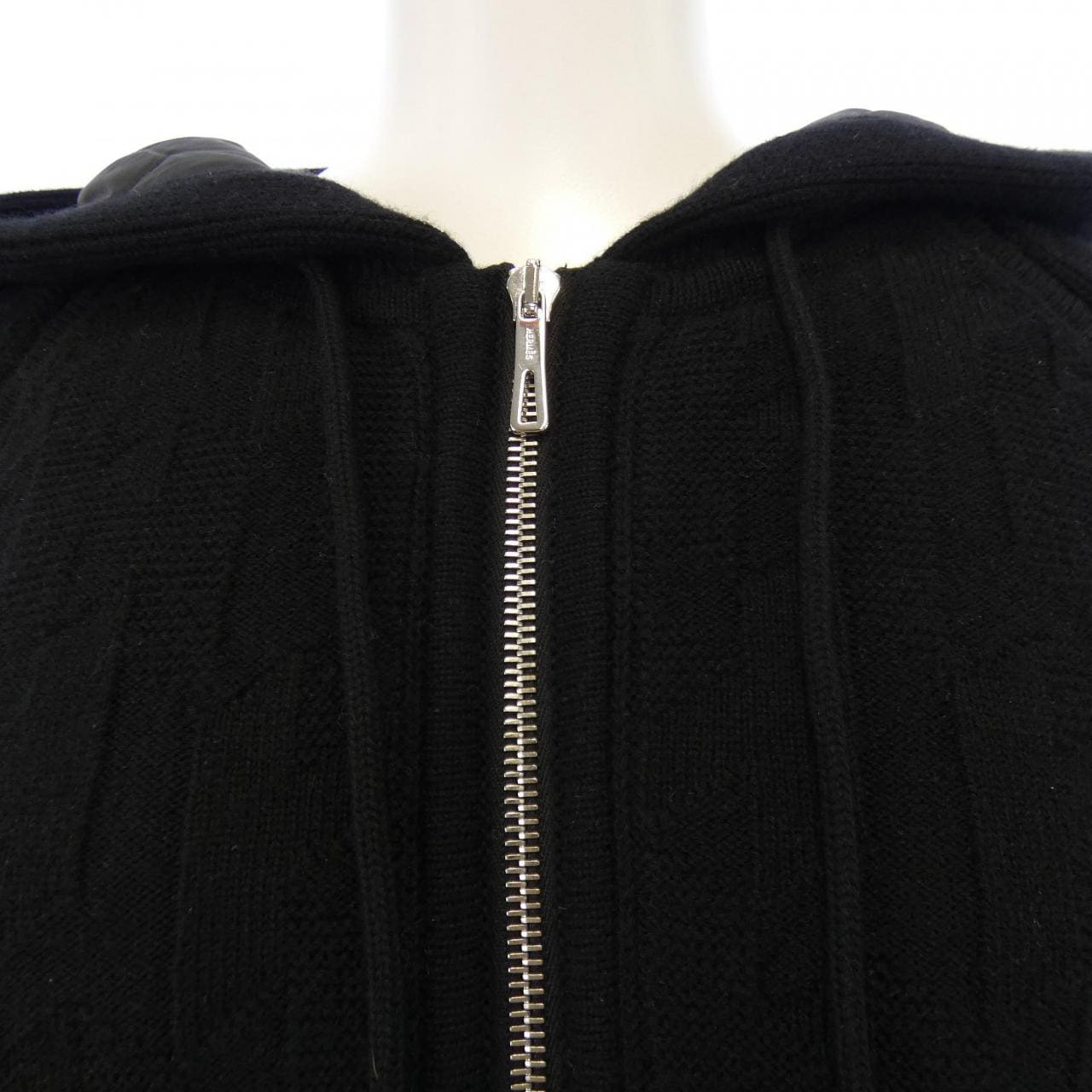 エルメス HERMES 4H2225D3 ダウンジャケット