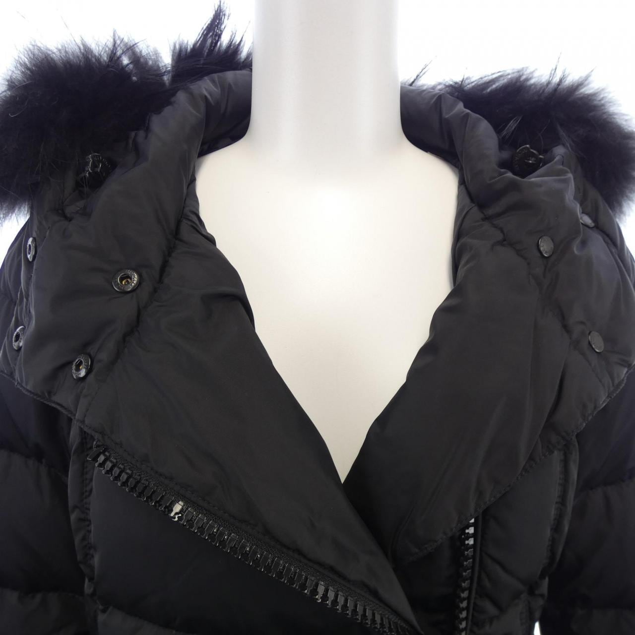 モンクレール MONCLER ダウンジャケット