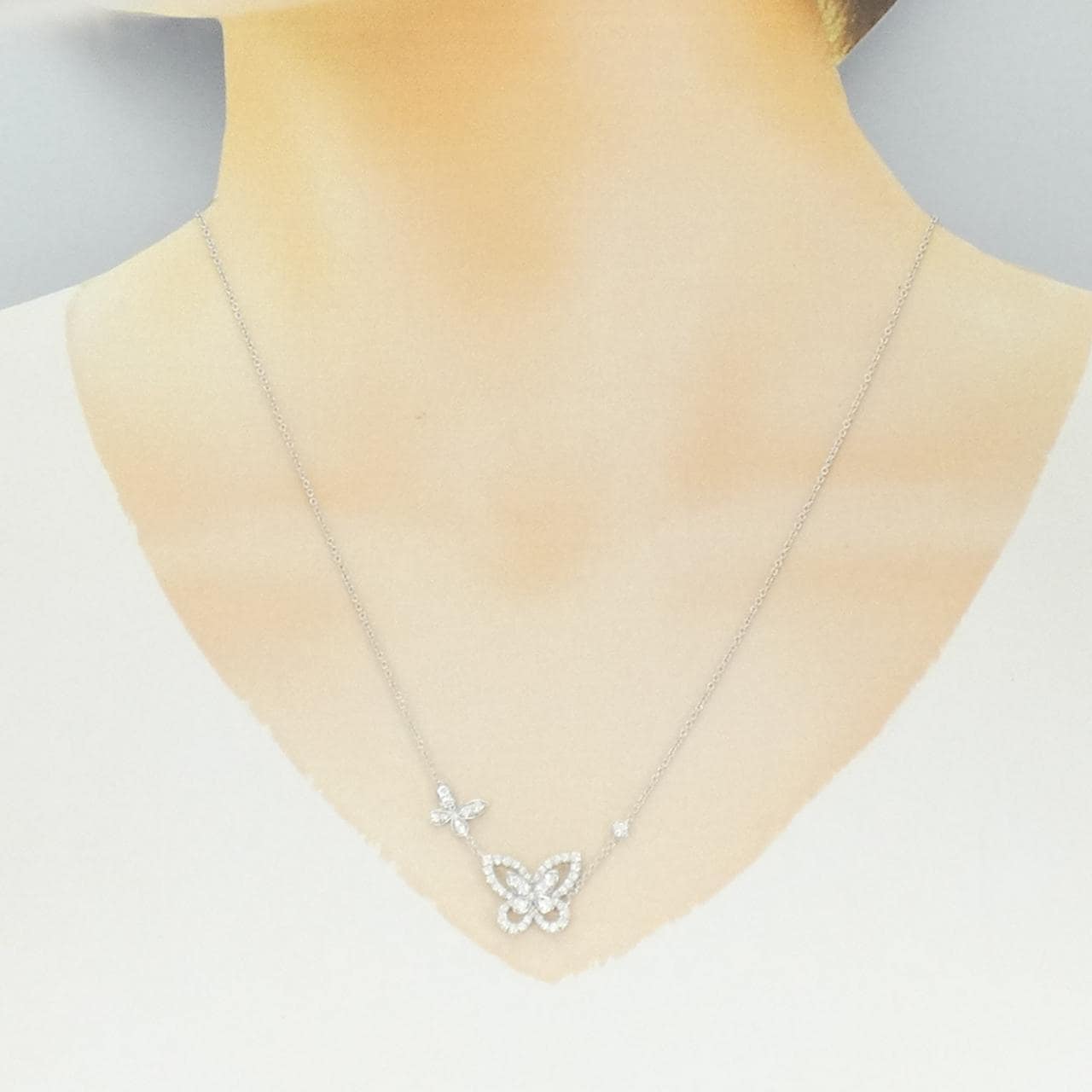 グラフ ダブル バタフライ シルエット ネックレス