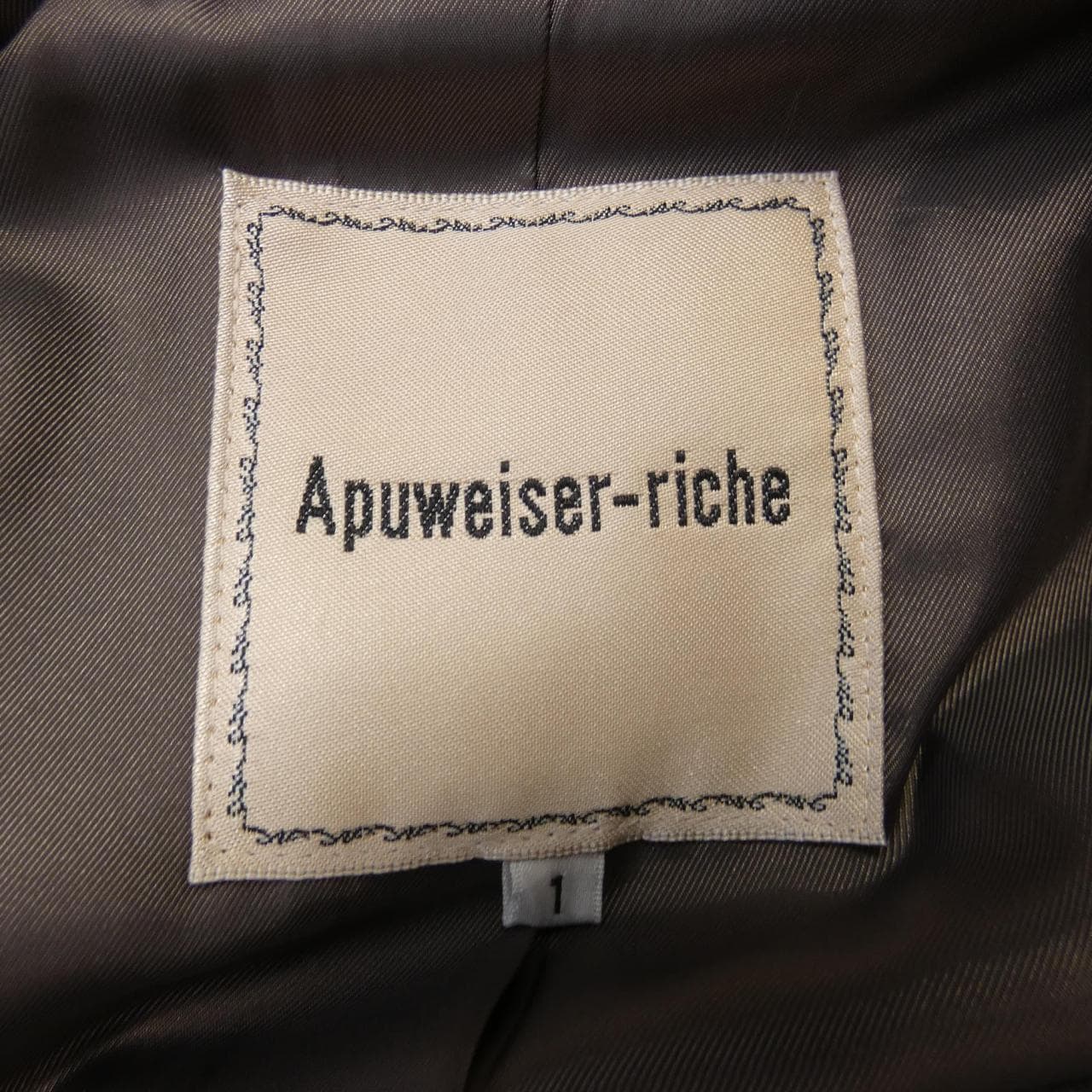 Apuweiser-riche外套