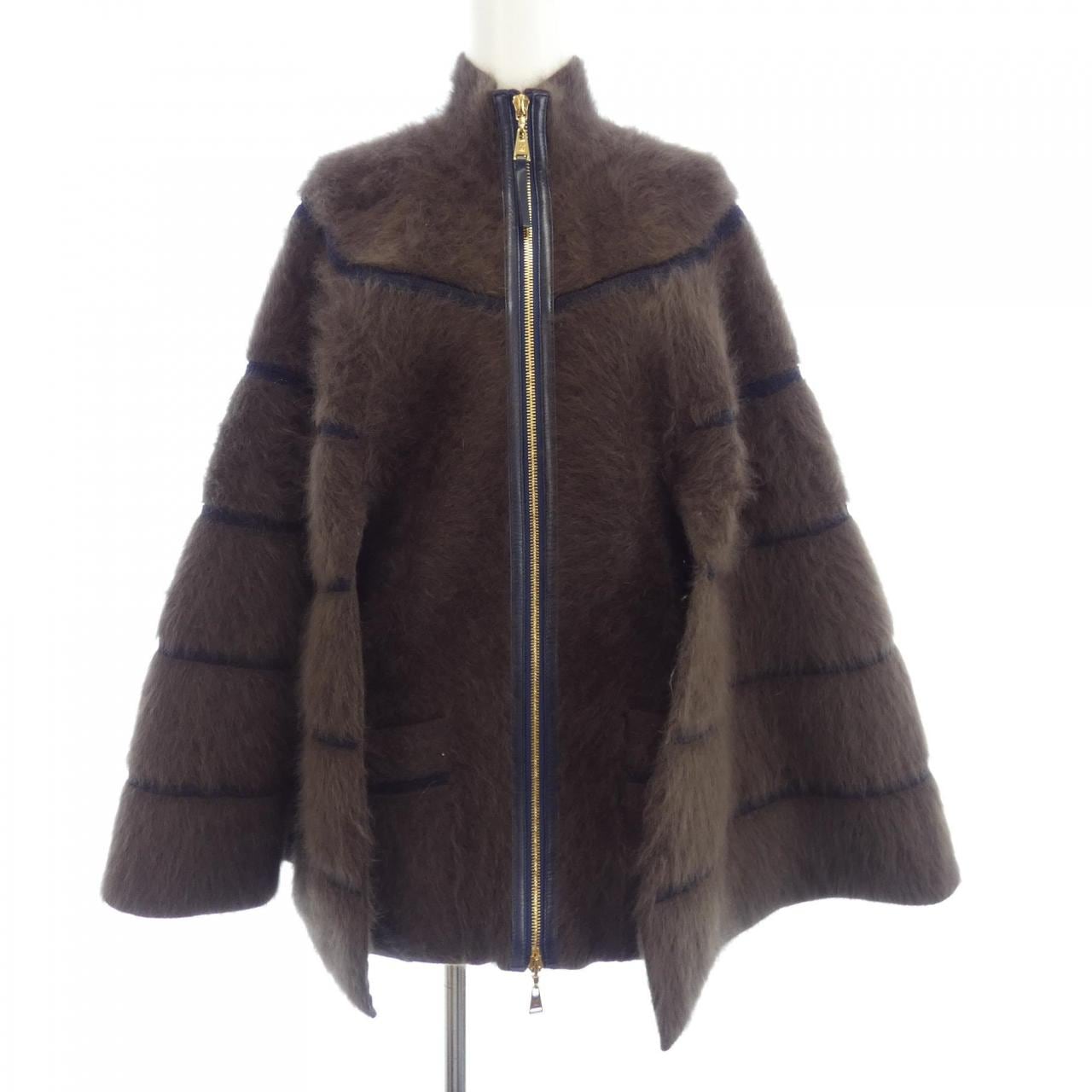 ルイヴィトン LOUIS VUITTON WTKC13MYW ケープ