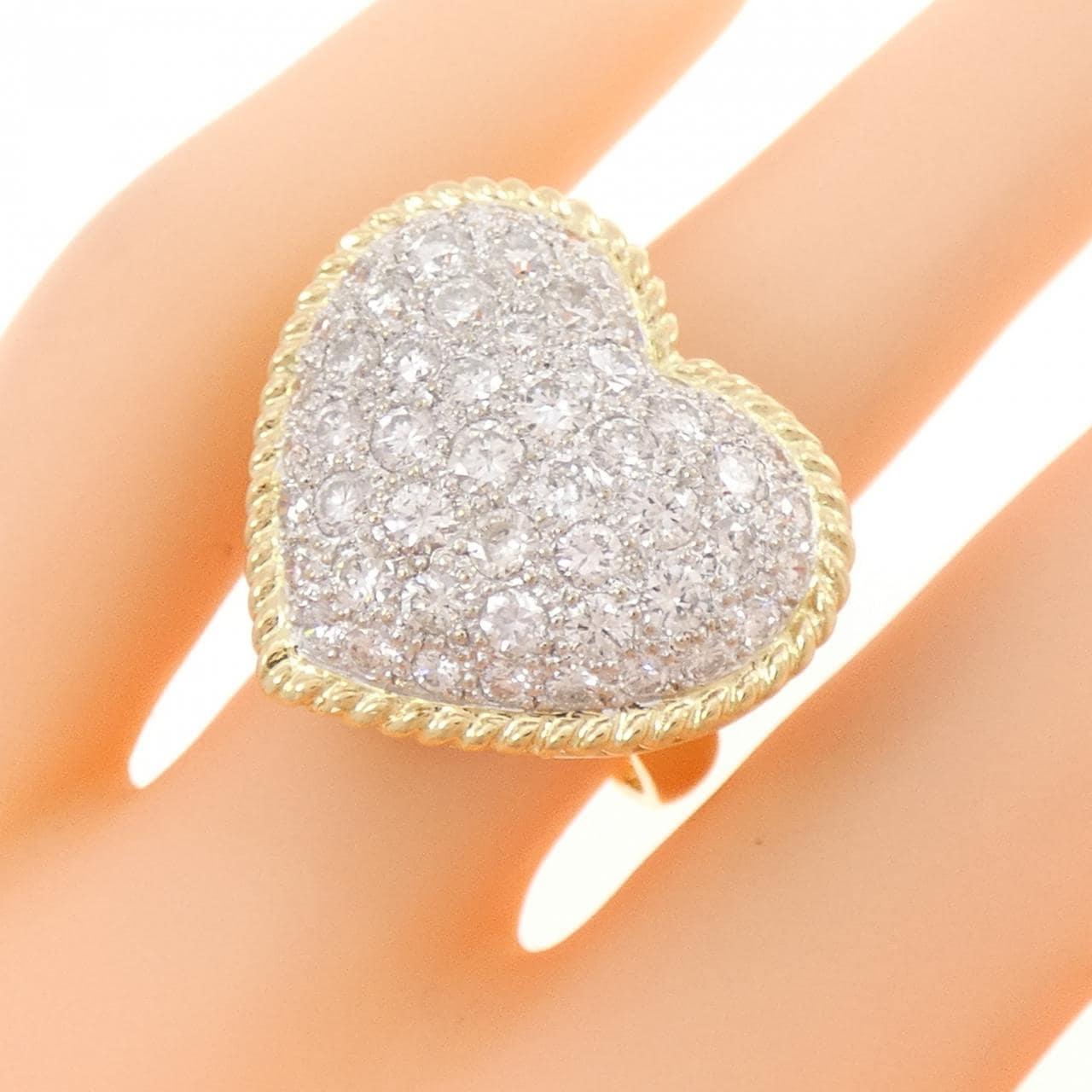 750YG/750WG パヴェ ハート ダイヤモンド リング 2.32CT