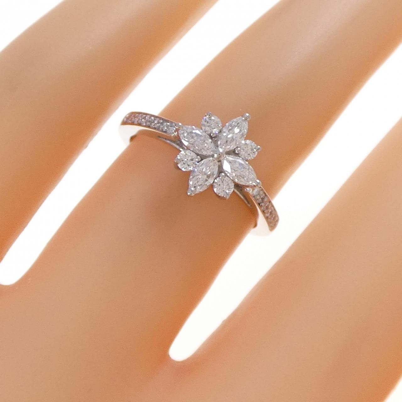 ティファニー ビクトリア クラスター リング