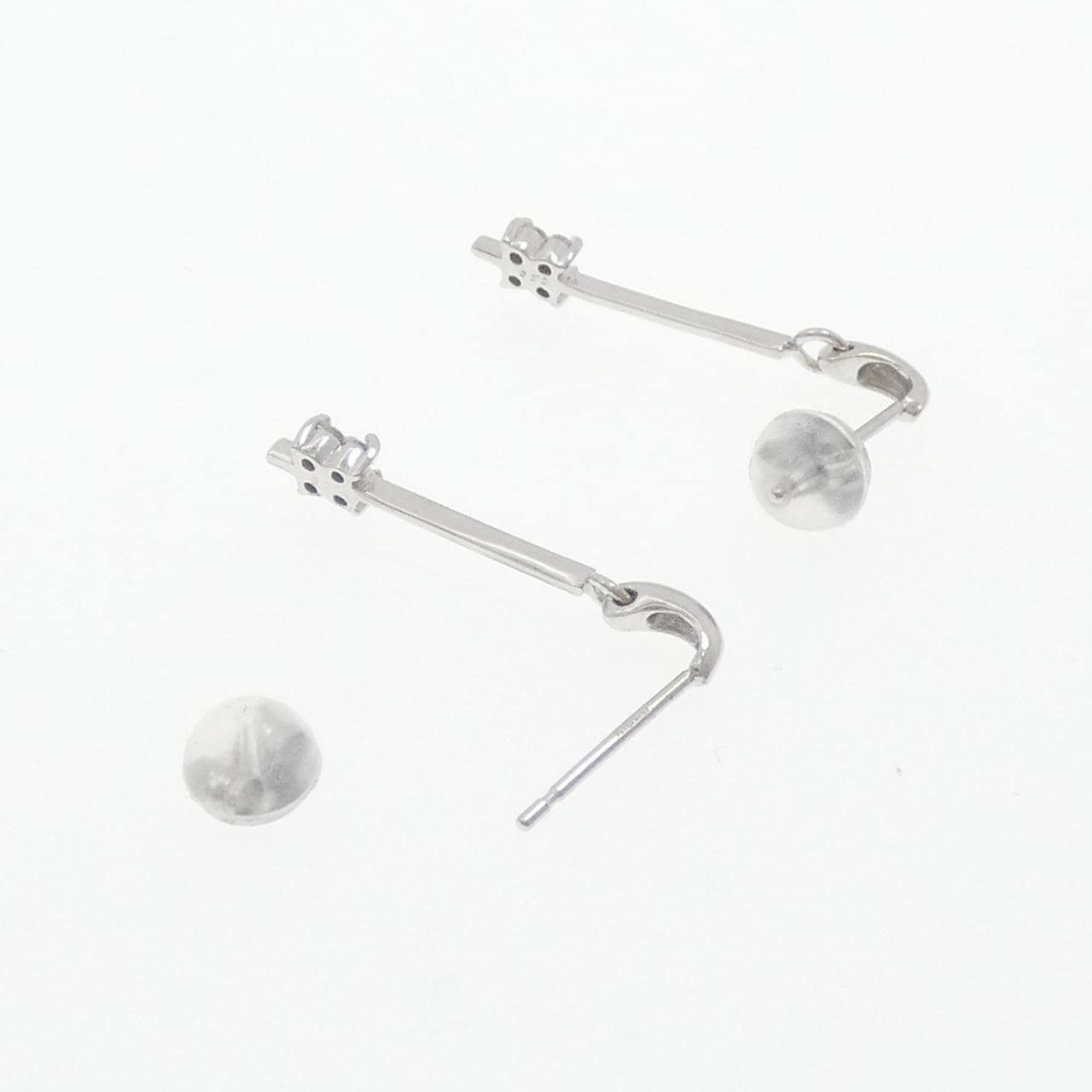 K18WG フラワー ダイヤモンド ピアス 0.10CT