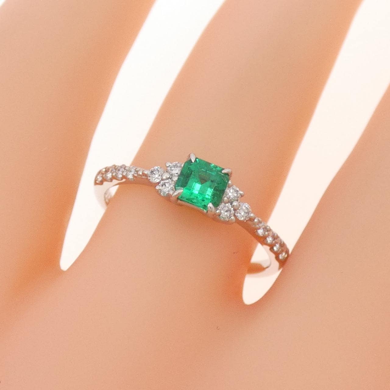 PT900 エメラルド リング 0.27CT