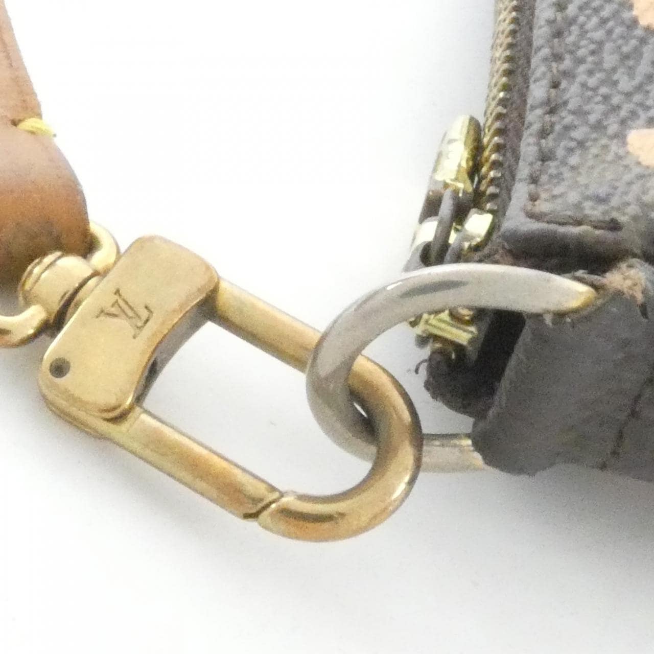 ルイヴィトン モノグラム グラフィティ ポシェット アクセソワール M92193 アクセサリーポーチ