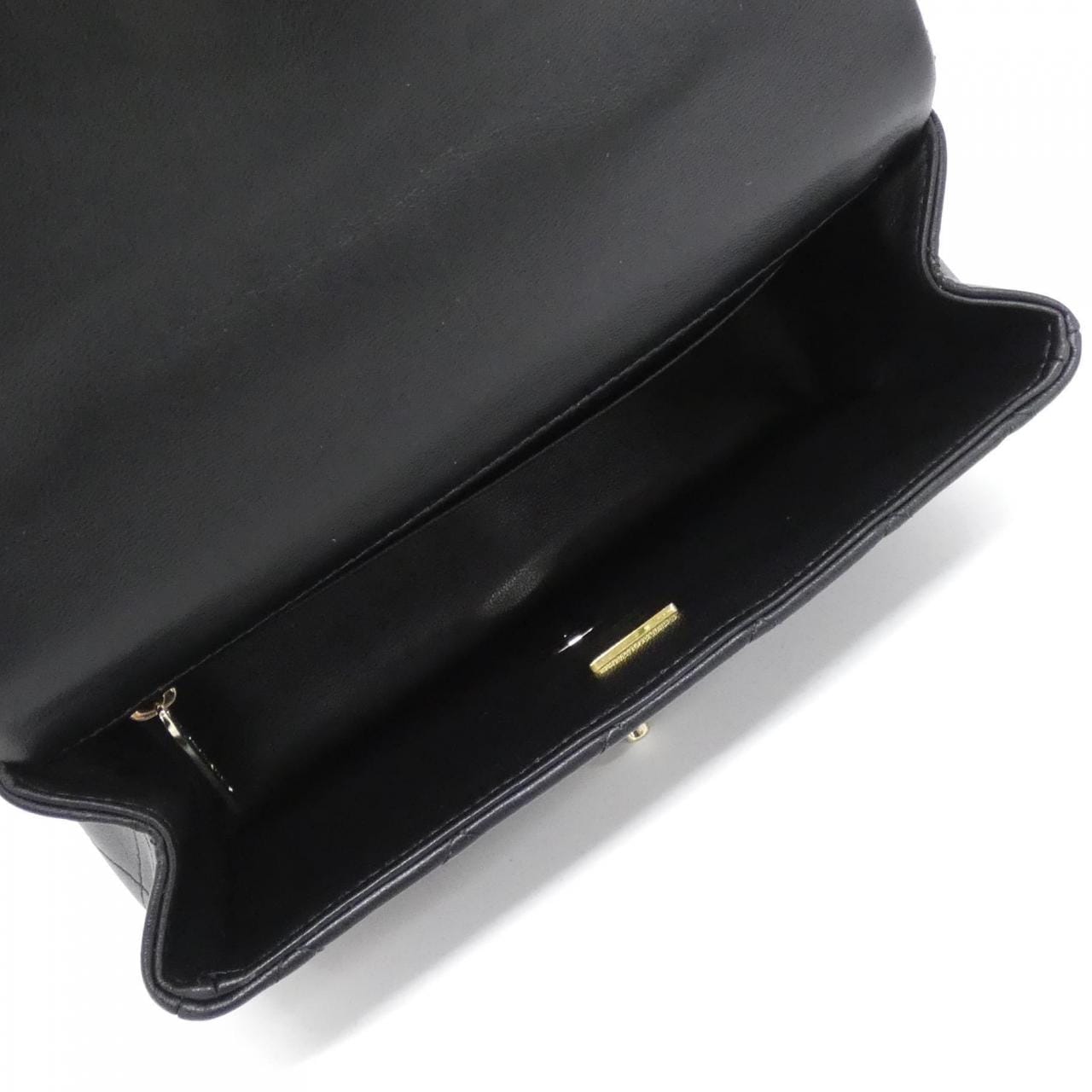 CHANEL AS2431 bag