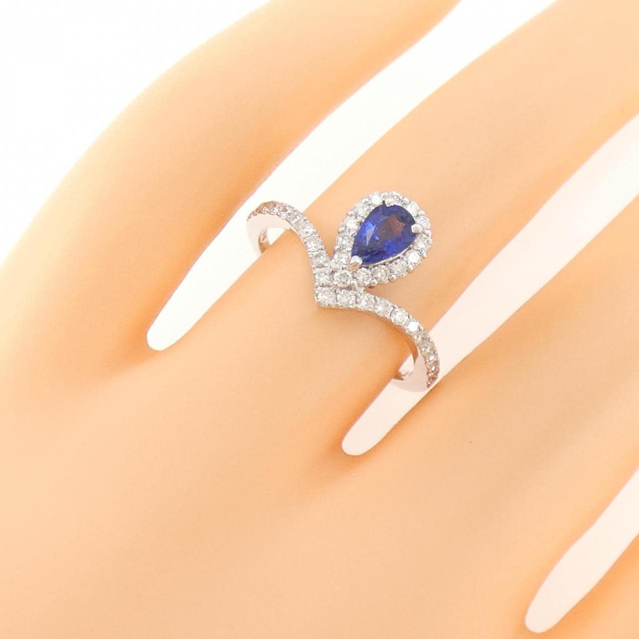 [BRAND NEW] K18WG Sapphire Ring 0.55CT