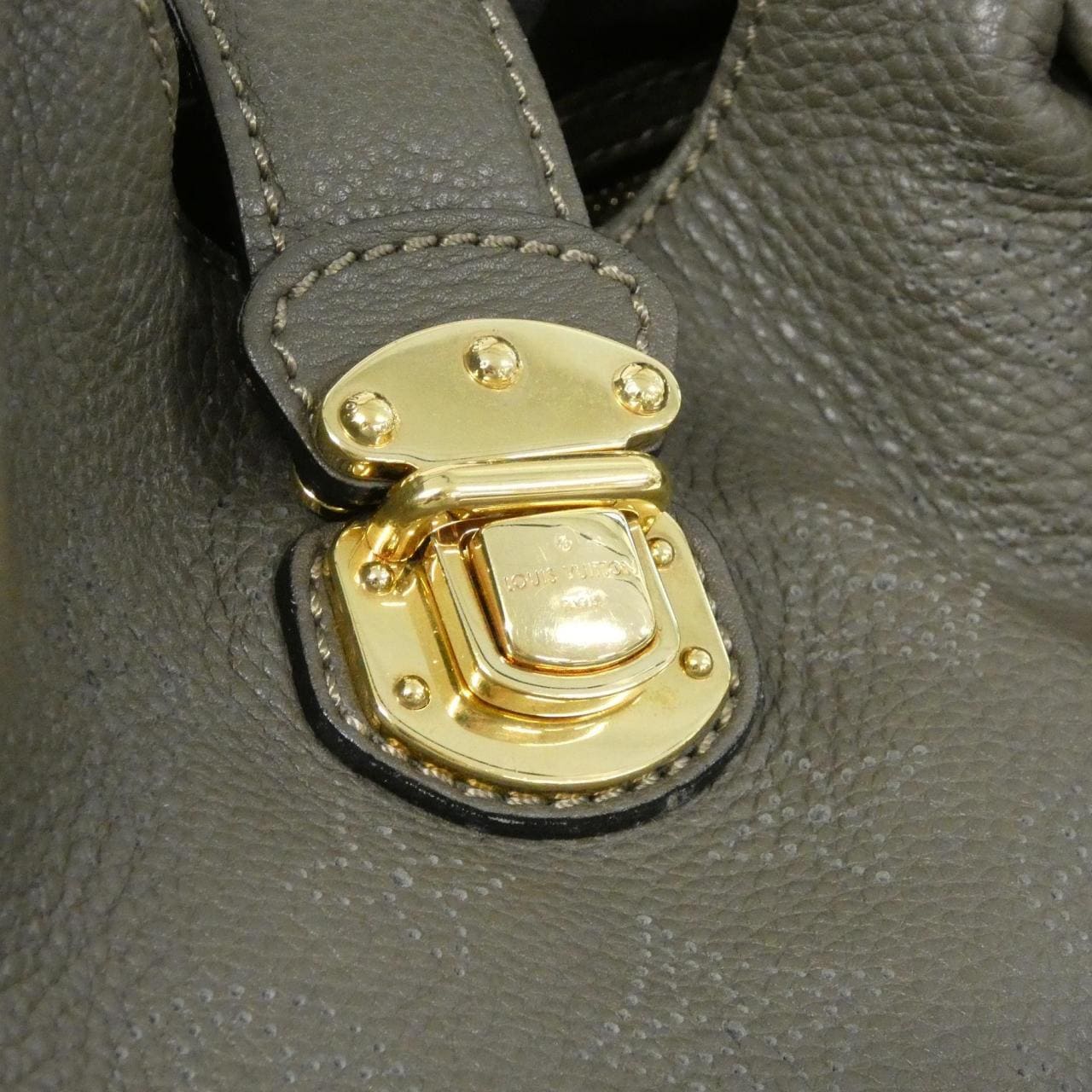 ルイヴィトン マヒナ L M93121 ショルダーバッグ