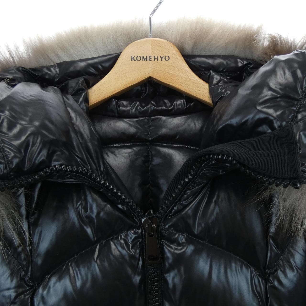モンクレール MONCLER ALBIZIA ダウンコート