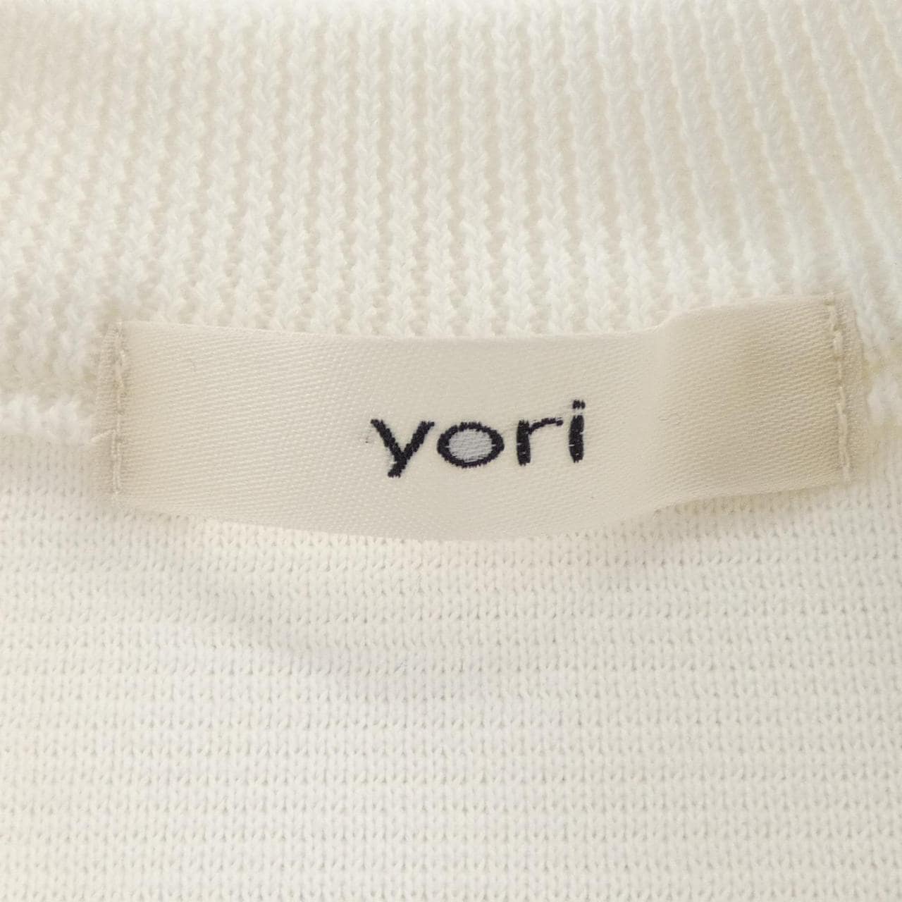 ヨリ yori トップス