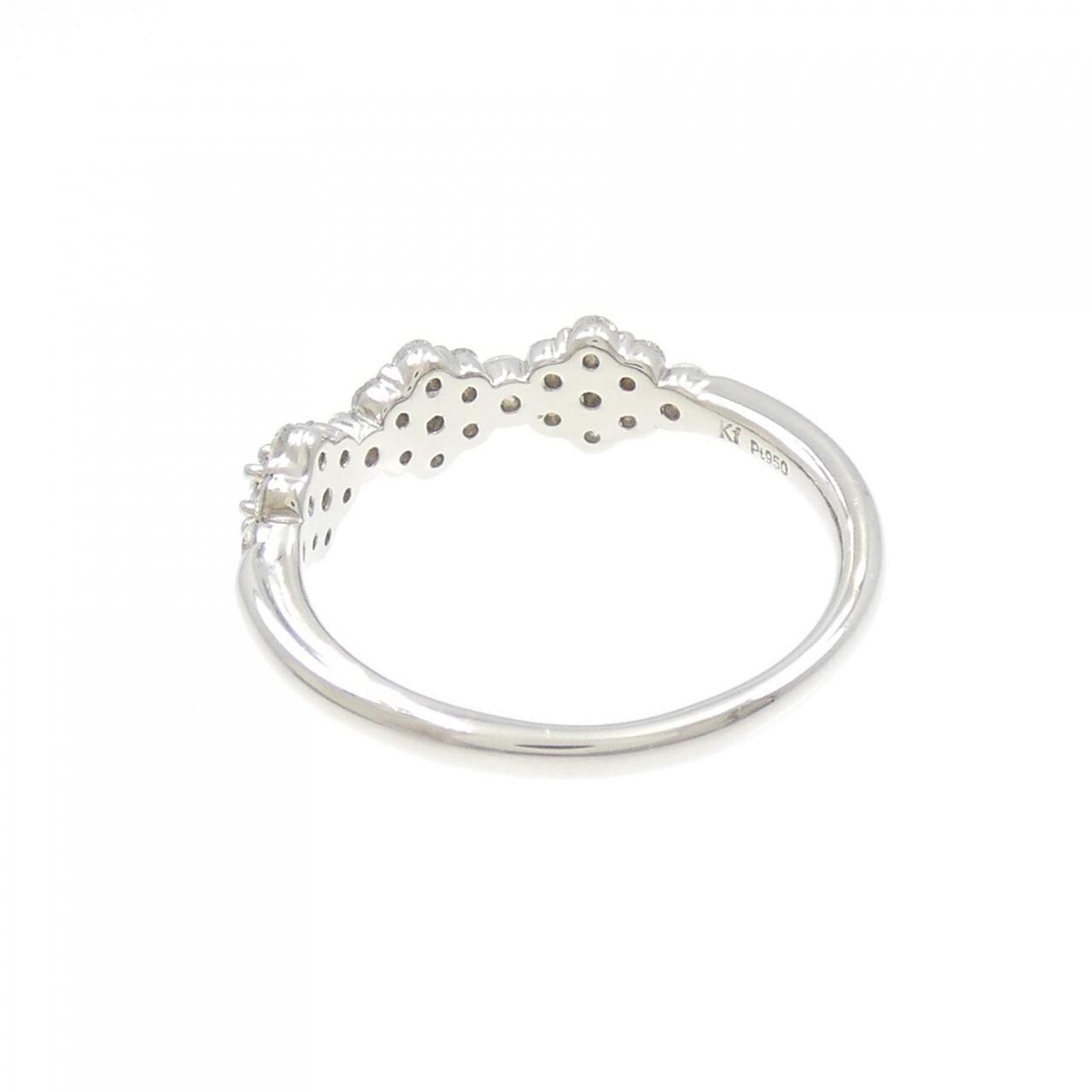 [BRAND NEW] PT Flower Diamond Ring 0.50CT