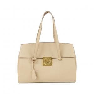 サルヴァトーレフェラガモ 21 F818 バッグ