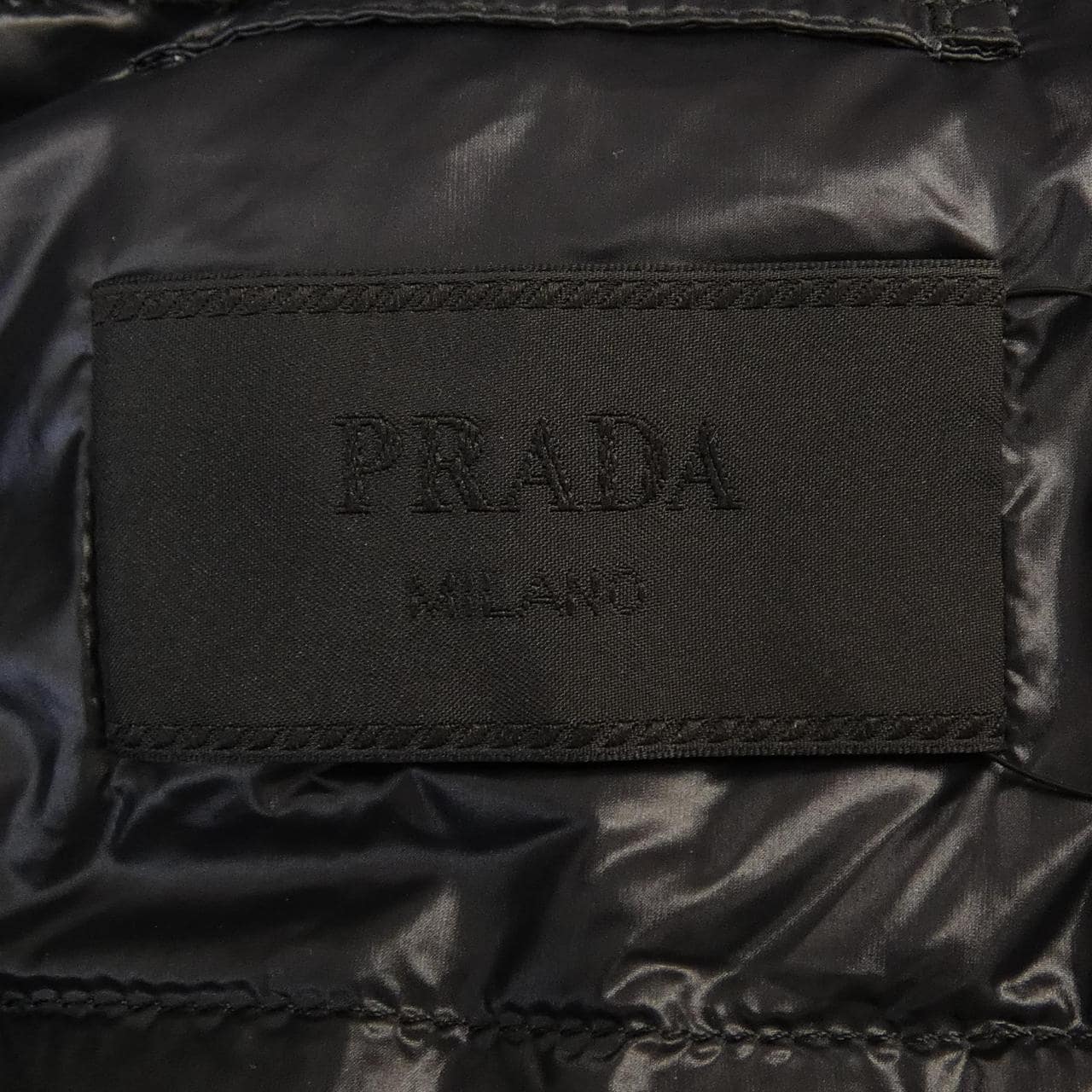 プラダ PRADA SGA506 ダウンジャケット
