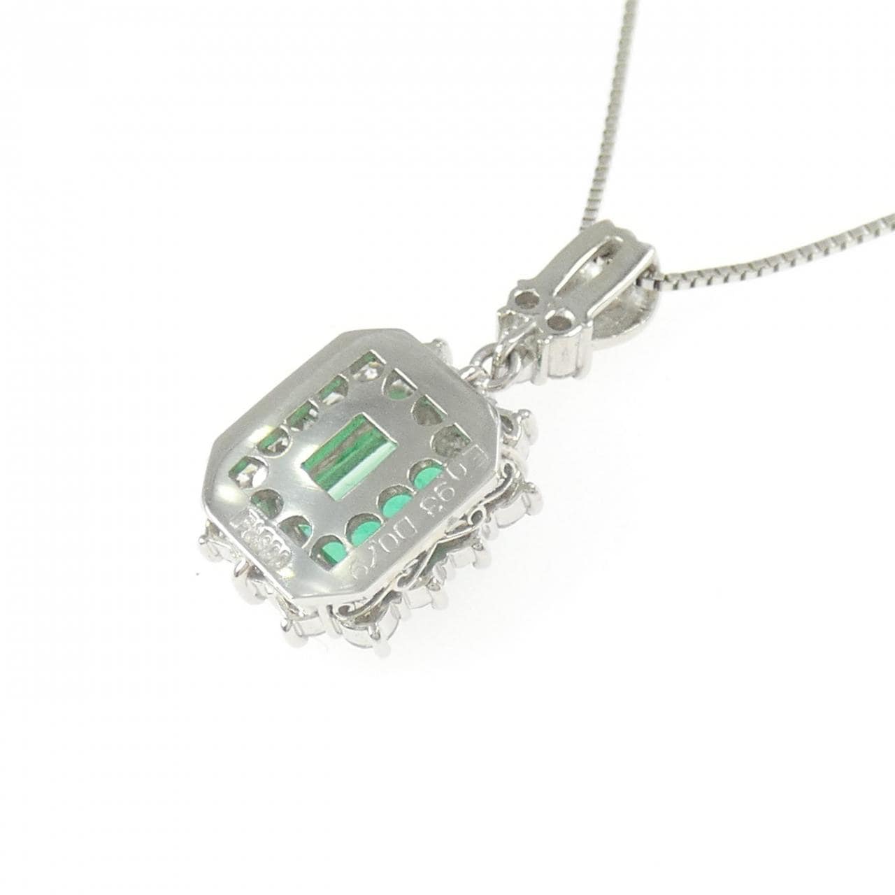 PT900/PT850 エメラルド ネックレス 0.93CT
