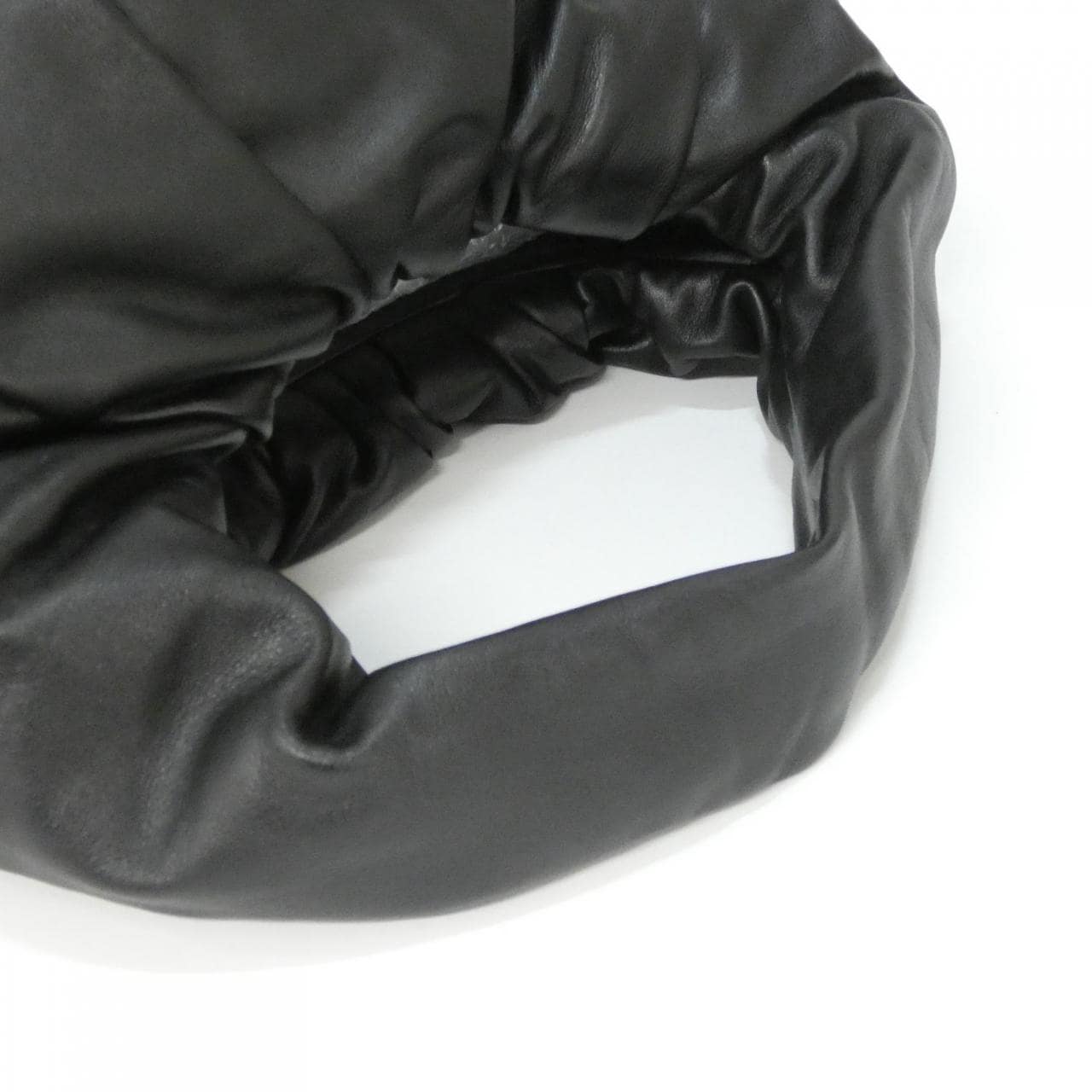 ボッテガヴェネタ 610524 VCP40 ショルダーバッグ