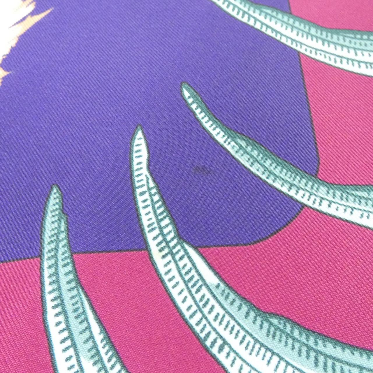 エルメス マキシ ツイリー スカーフ