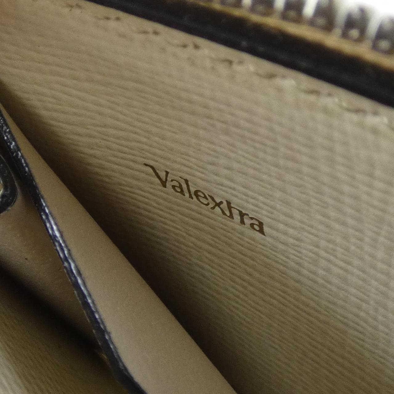 瓦莱克斯特拉VALEXTRA CARD CASE