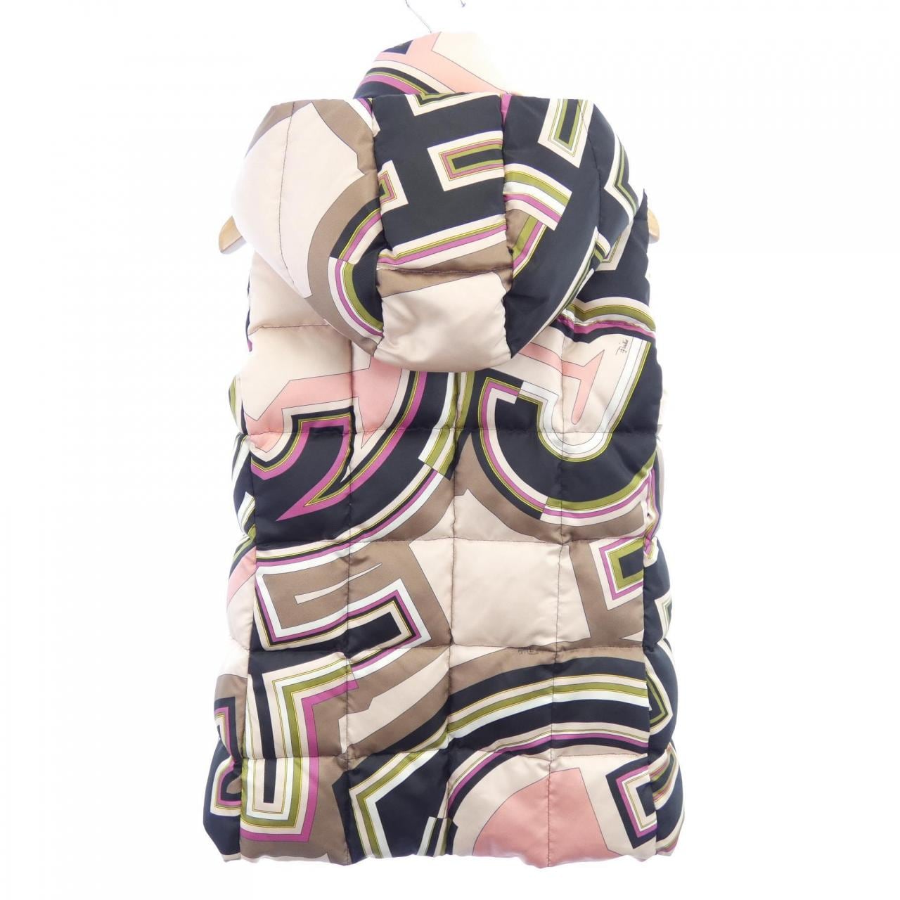 エミリオプッチ EMILIO PUCCI 66YC16 ベスト